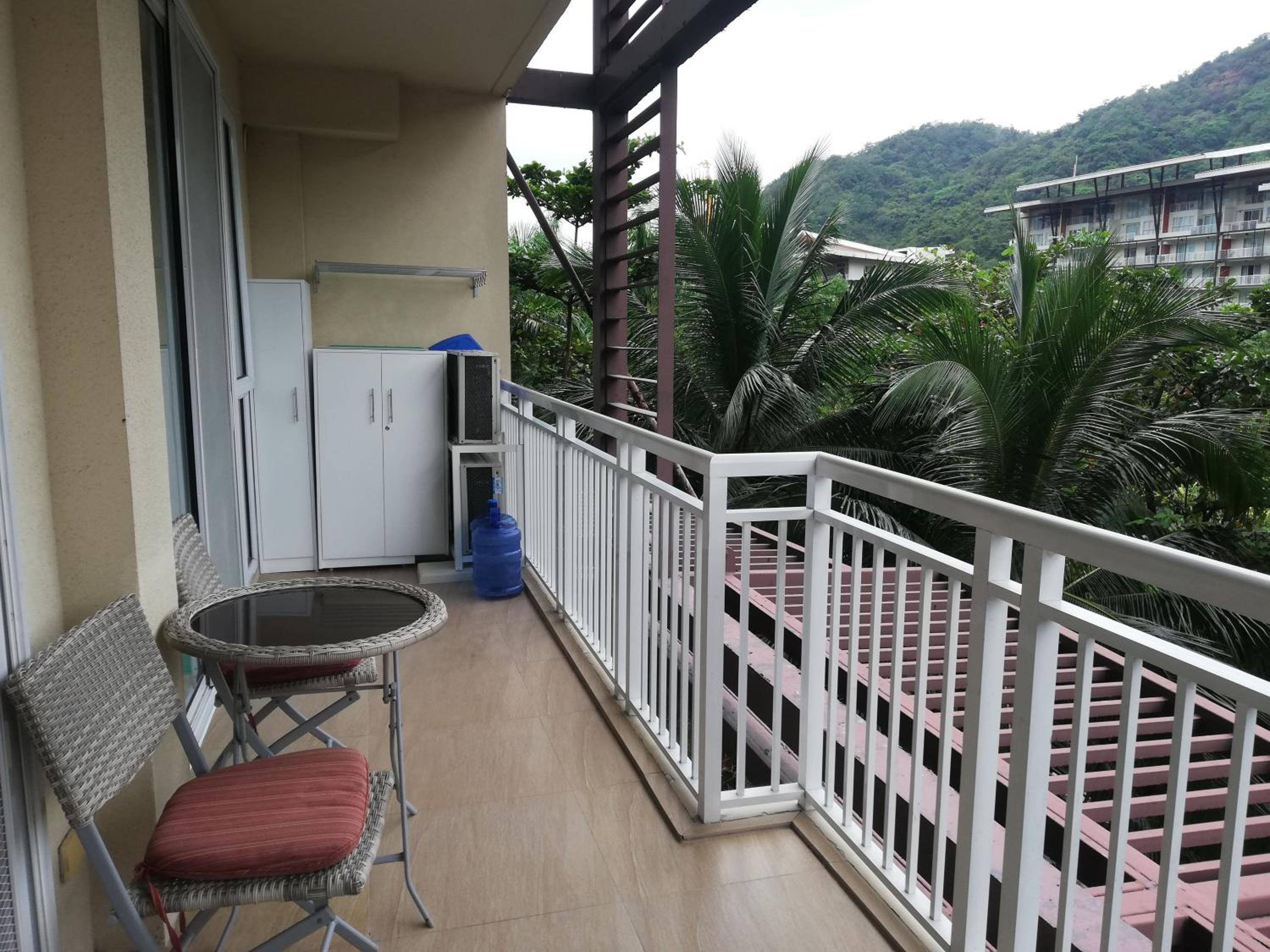 Lagoon view Family Suite in Pico De Loro Cove, Nasugbu view 5