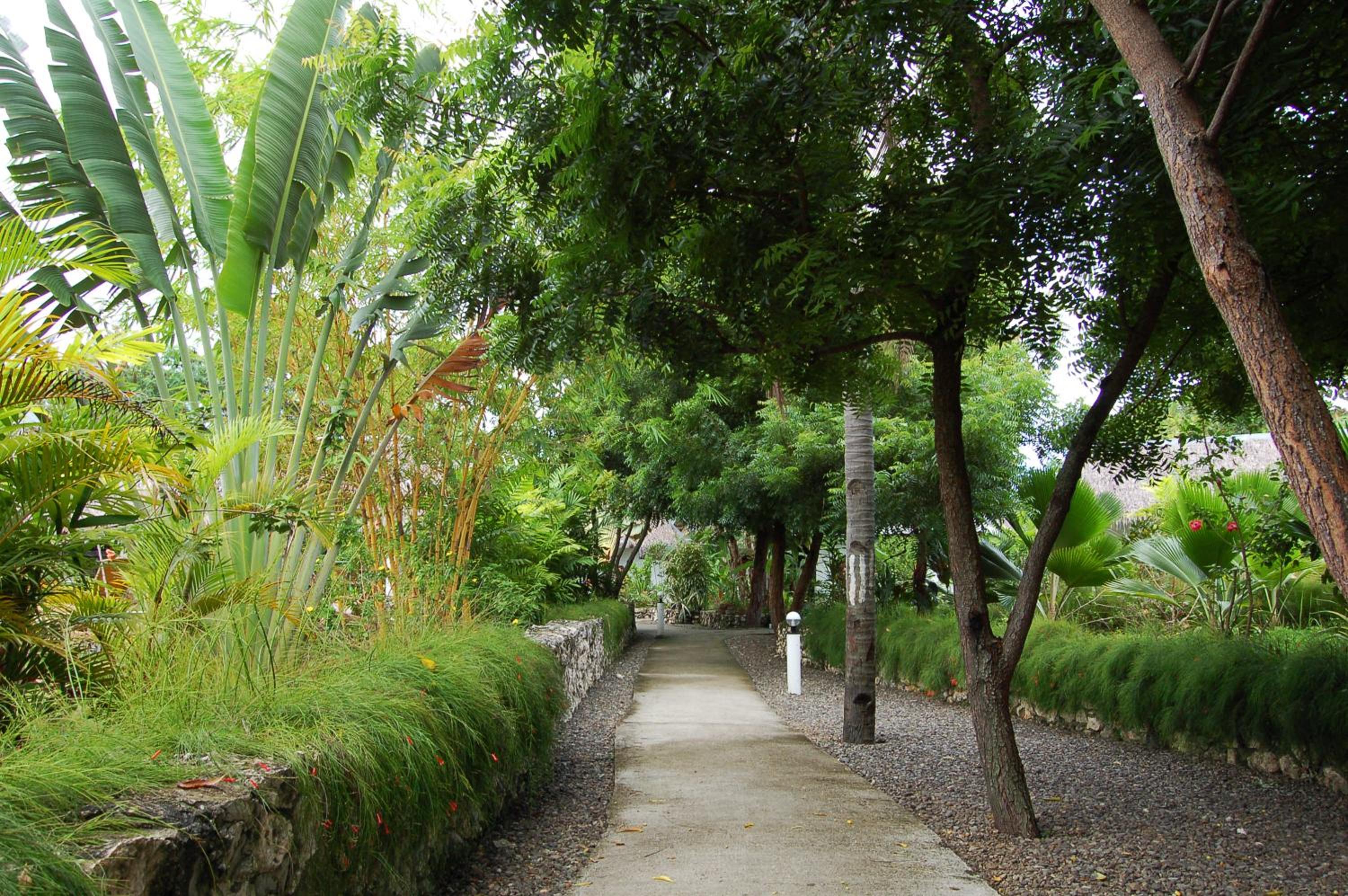 Marcosas Cottages Resort