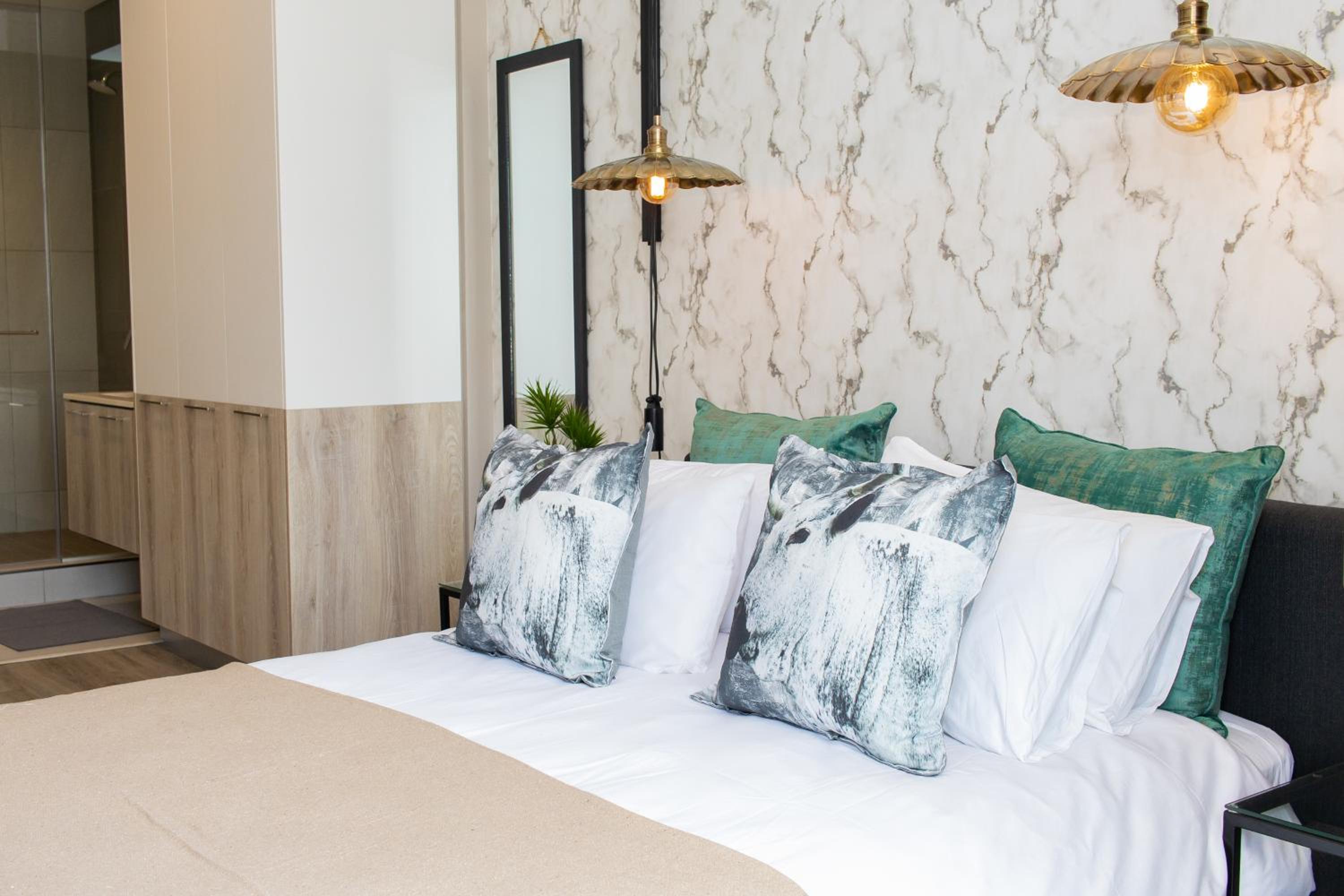 Menlyn Apartment - Marble Print view 4