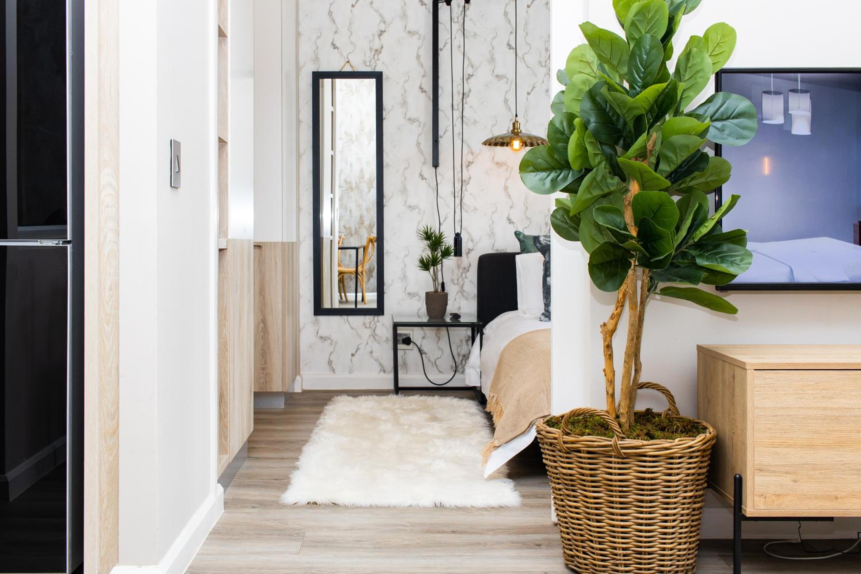 Menlyn Apartment - Marble Print view 3