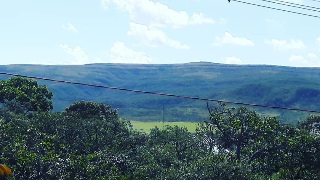 Casa em Alto Paraíso com vista para as montanhas no Eldorado ao lado do centro