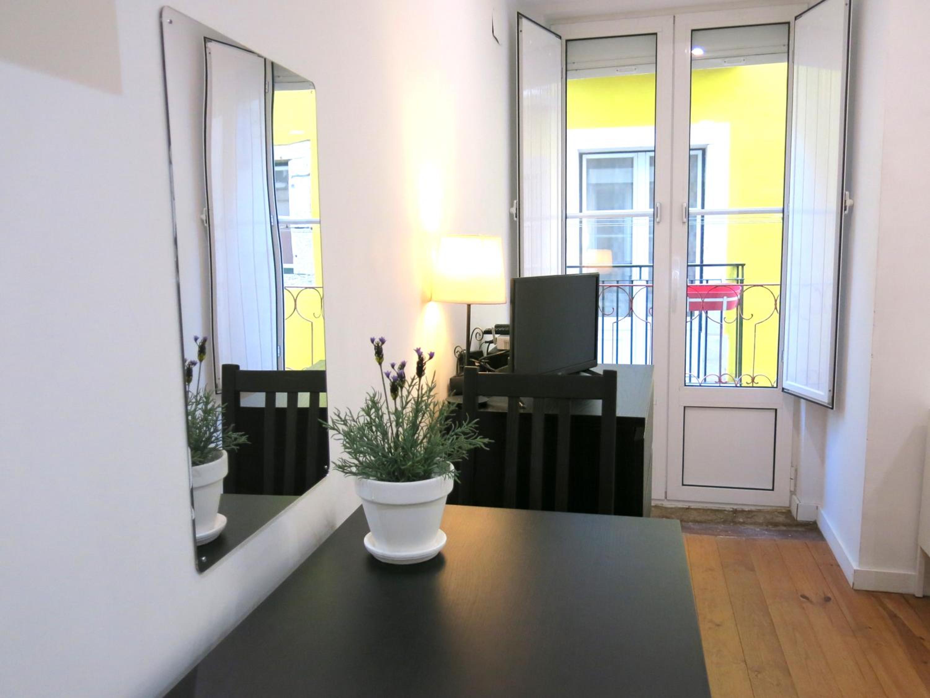 Wonderful Studio in Lisbon view 5