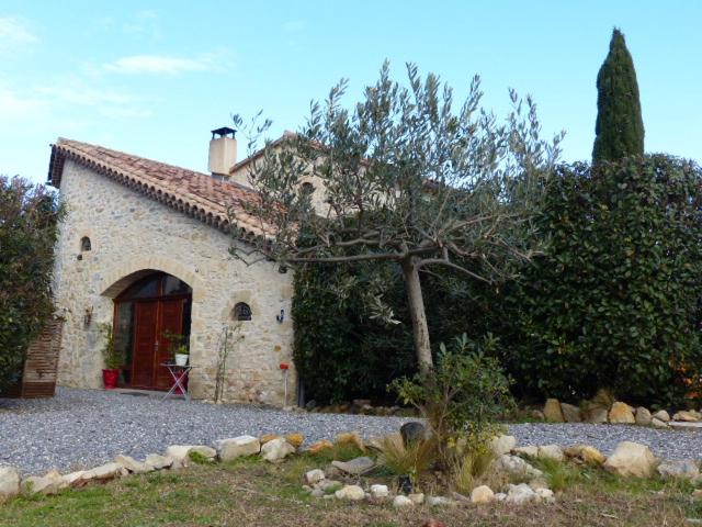 Le Mas de Crieulon view 2