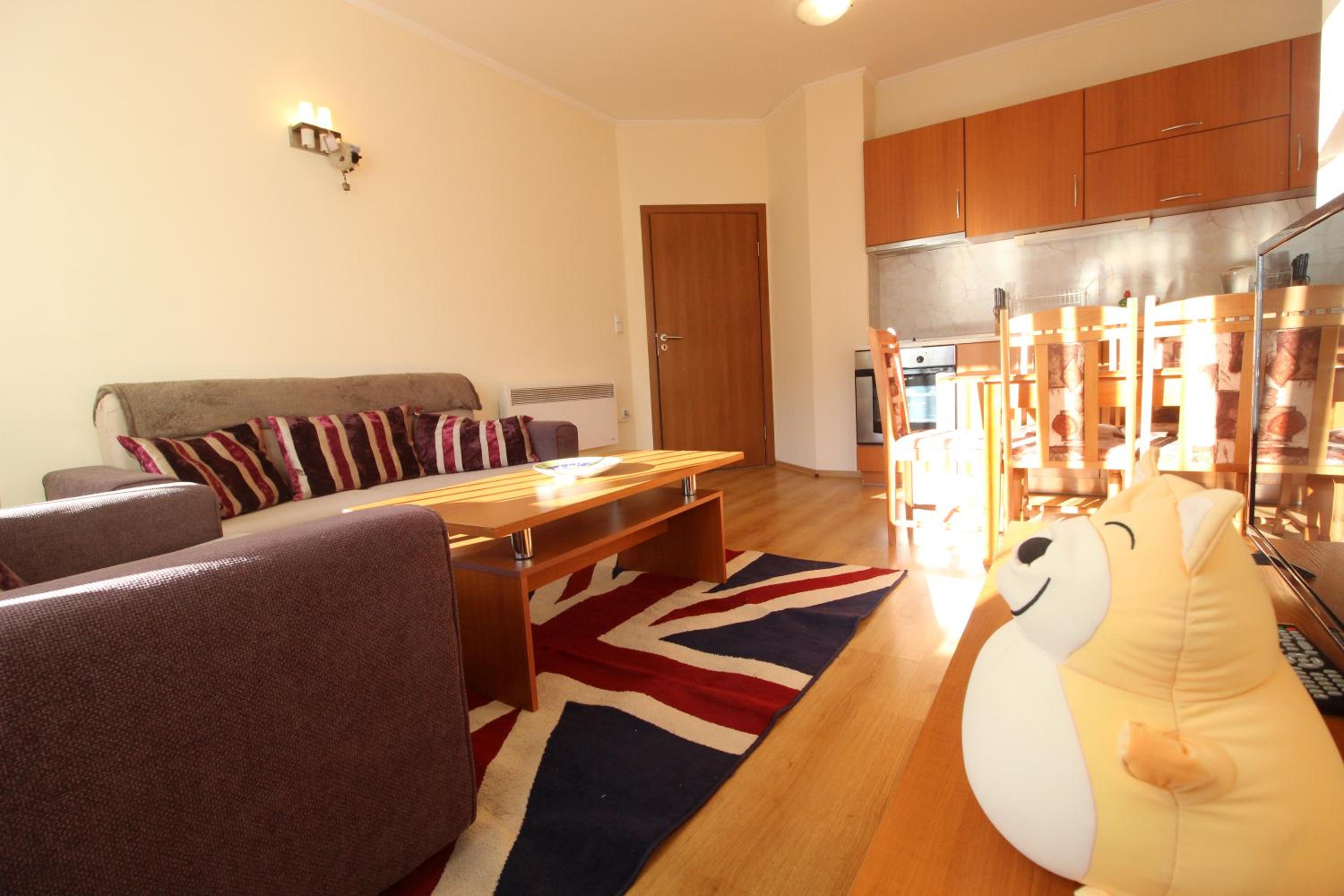 2 bedroom apartment near Gondola view 2