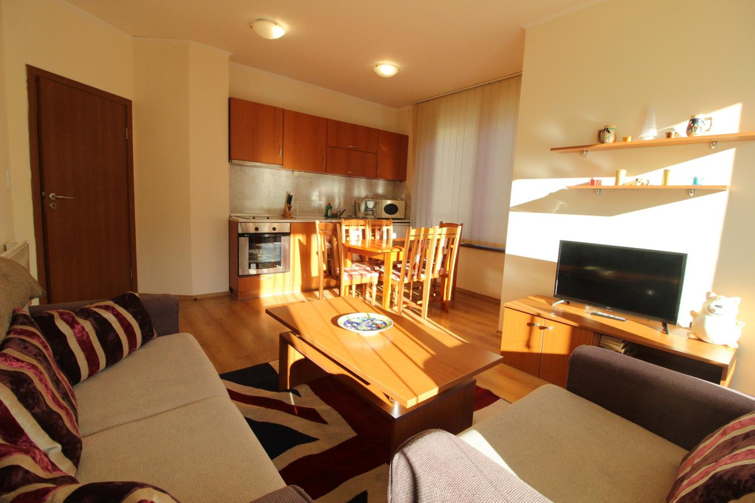 2 bedroom apartment near Gondola view 3