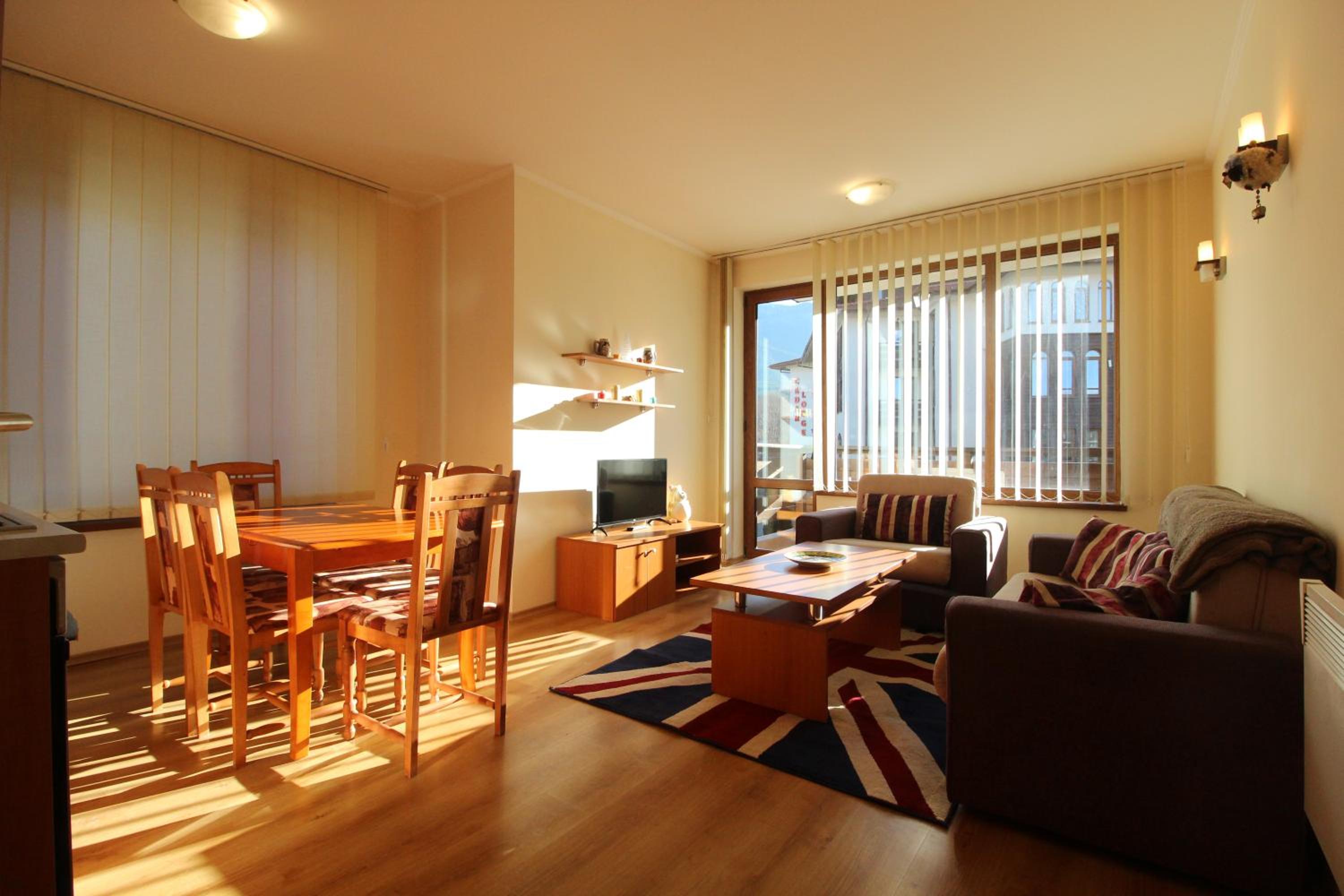2 bedroom apartment near Gondola view 4