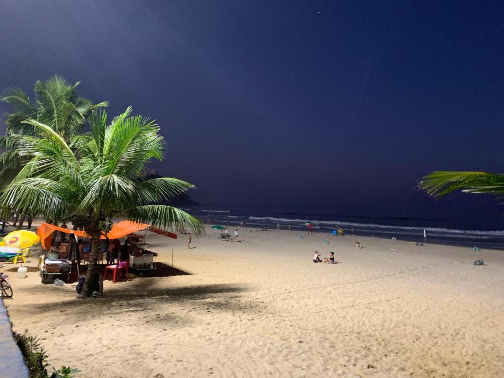Ap 2 quartos suite wifi 30m da praia view 4