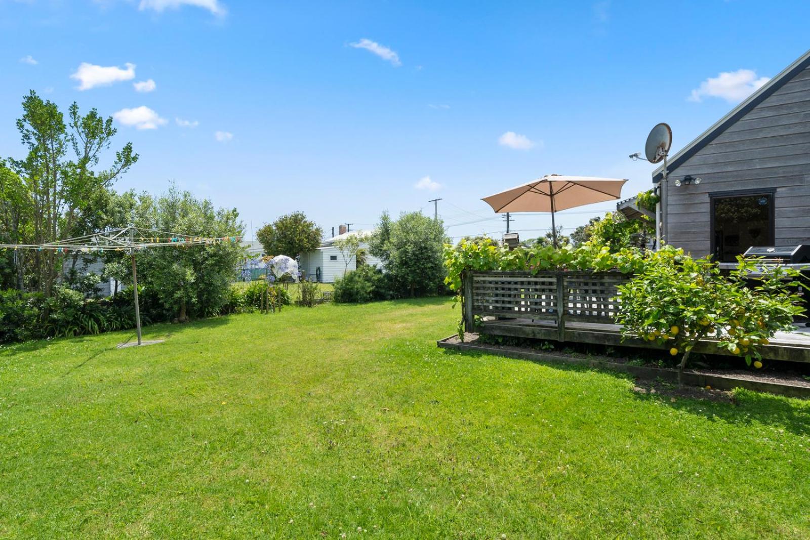 Waimea Cottage - Waikanae Holiday Home view 5