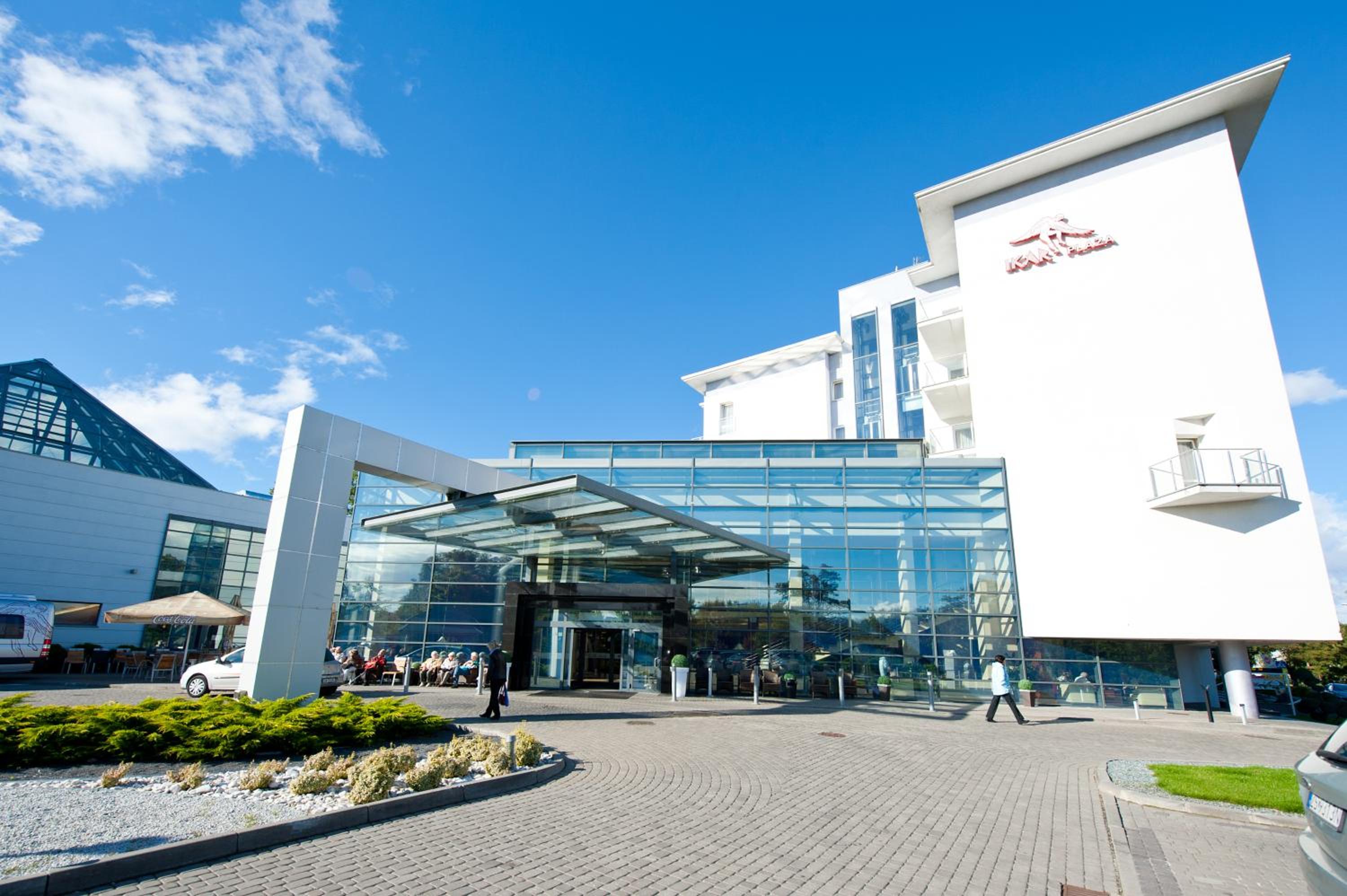 Hotel Ikar Plaza - Image 1