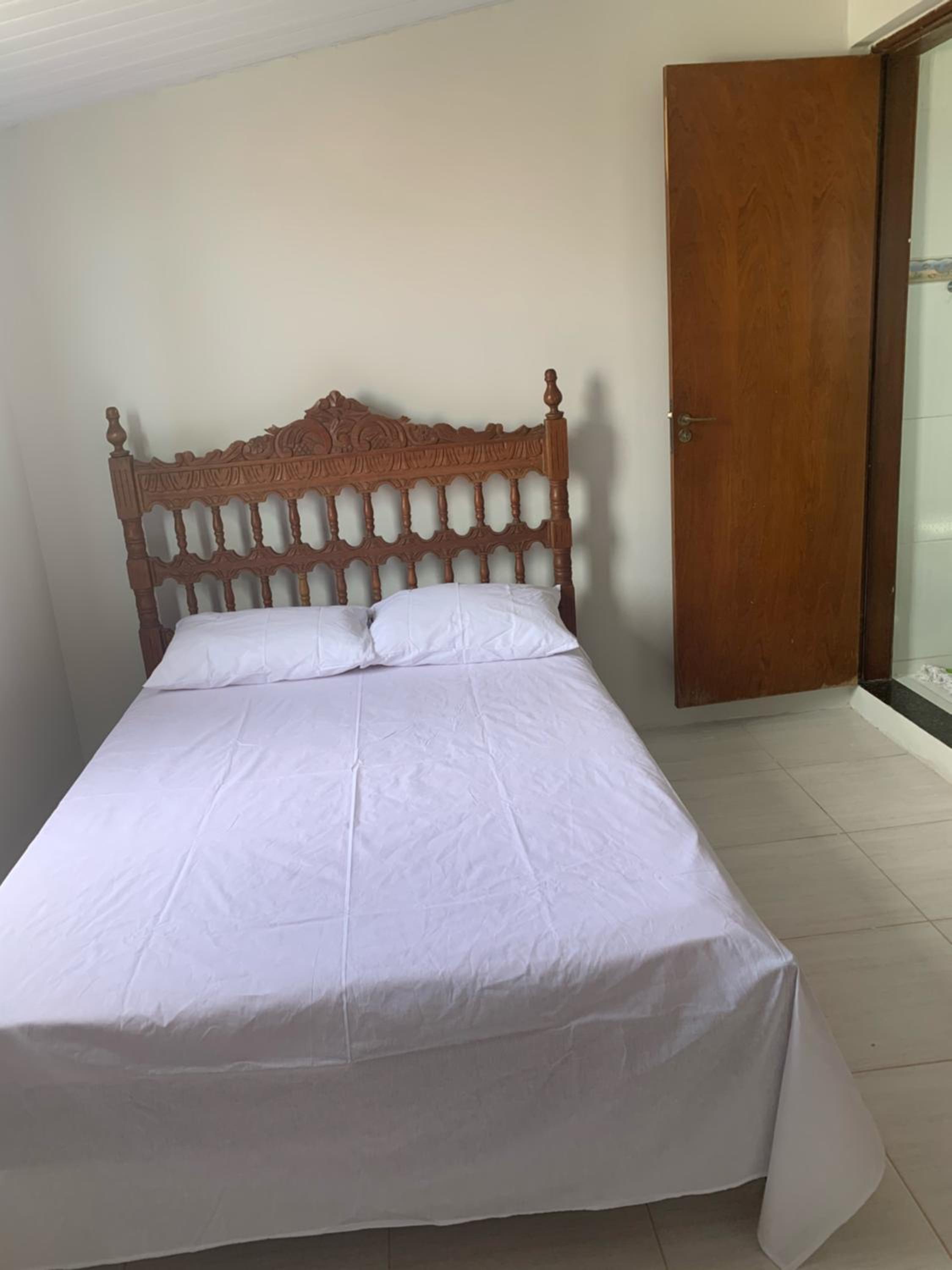 CASA NA PRAÇA DE AREMBEPE