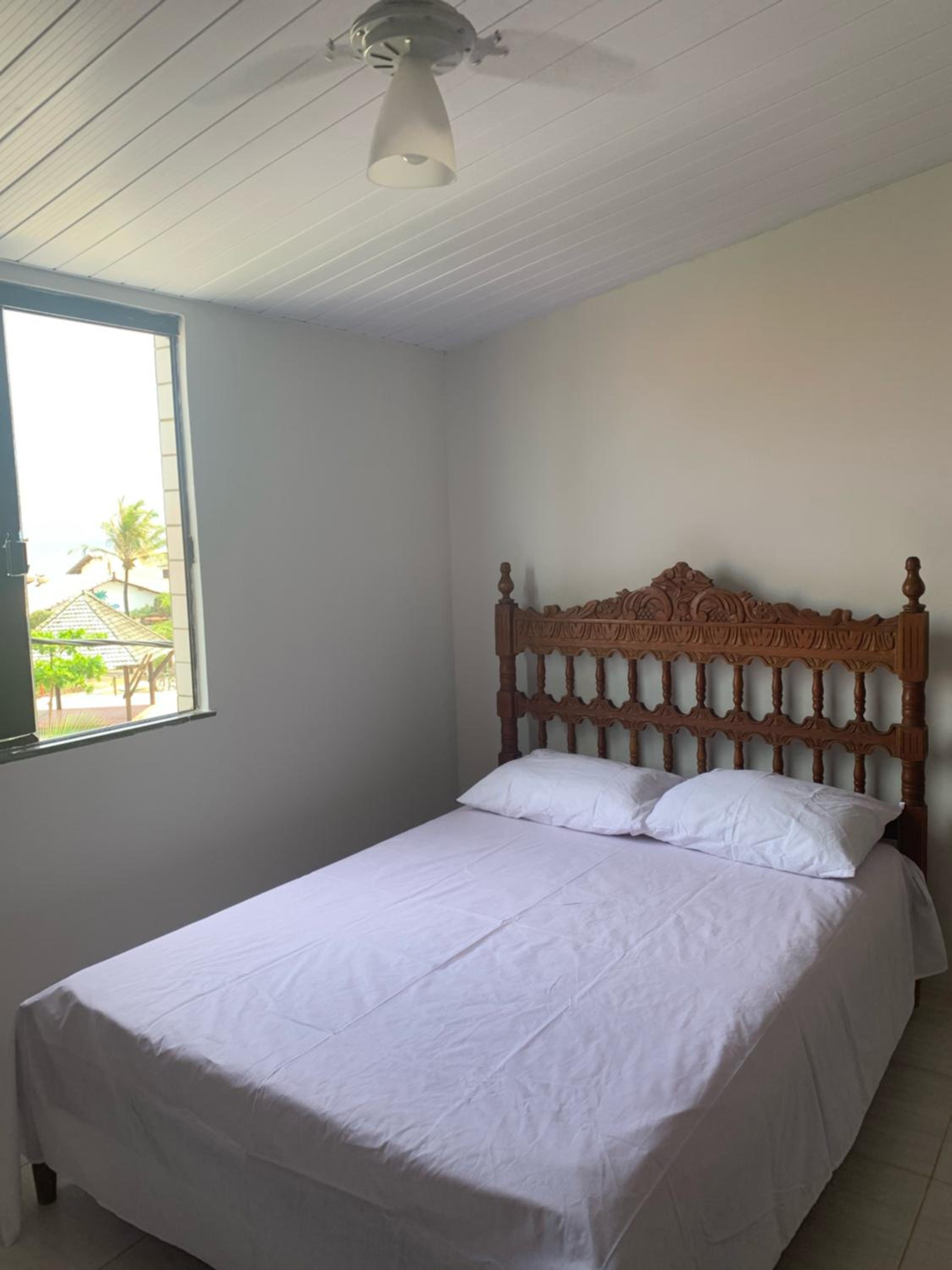 CASA NA PRAÇA DE AREMBEPE