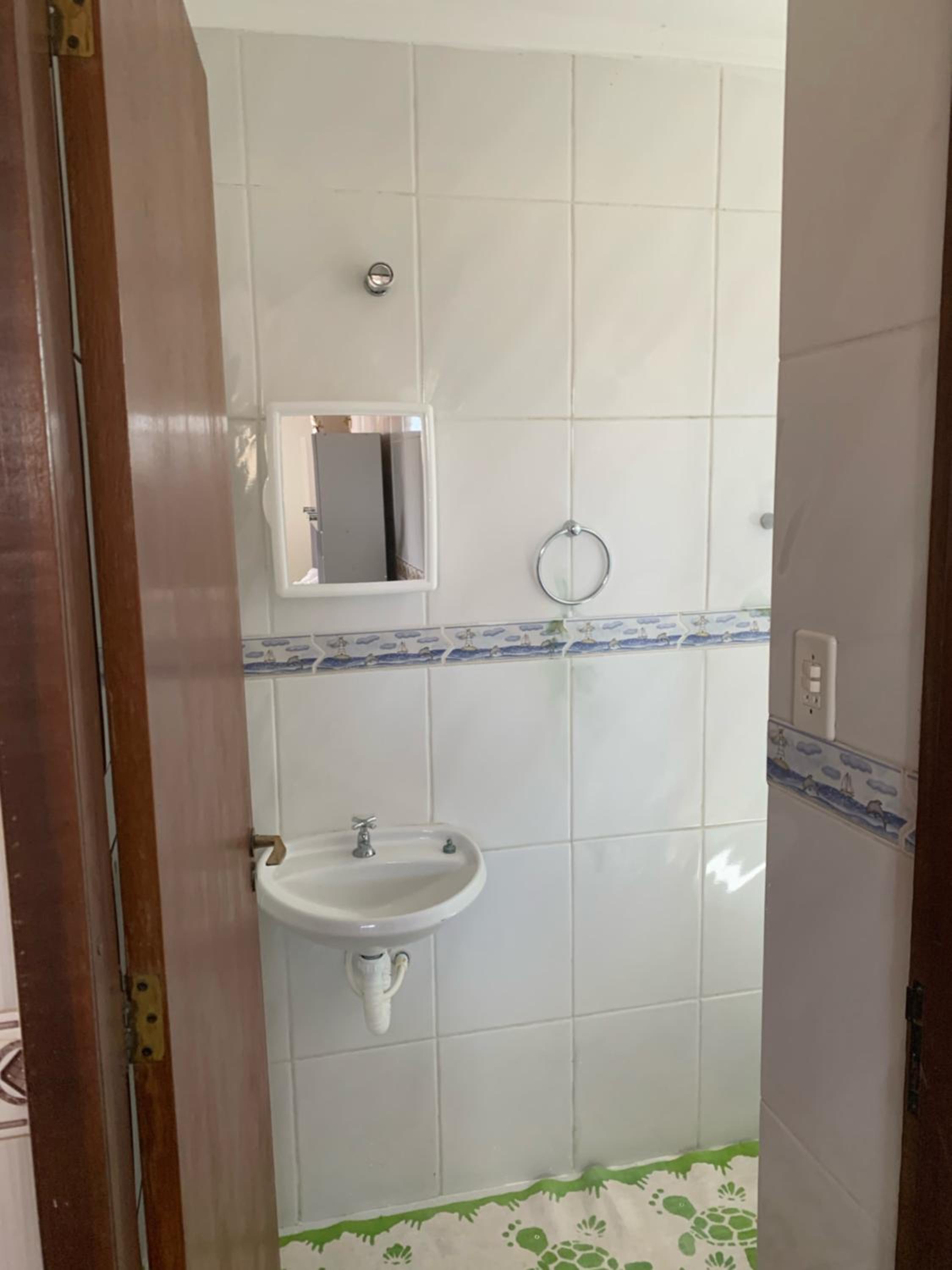 CASA NA PRAÇA DE AREMBEPE