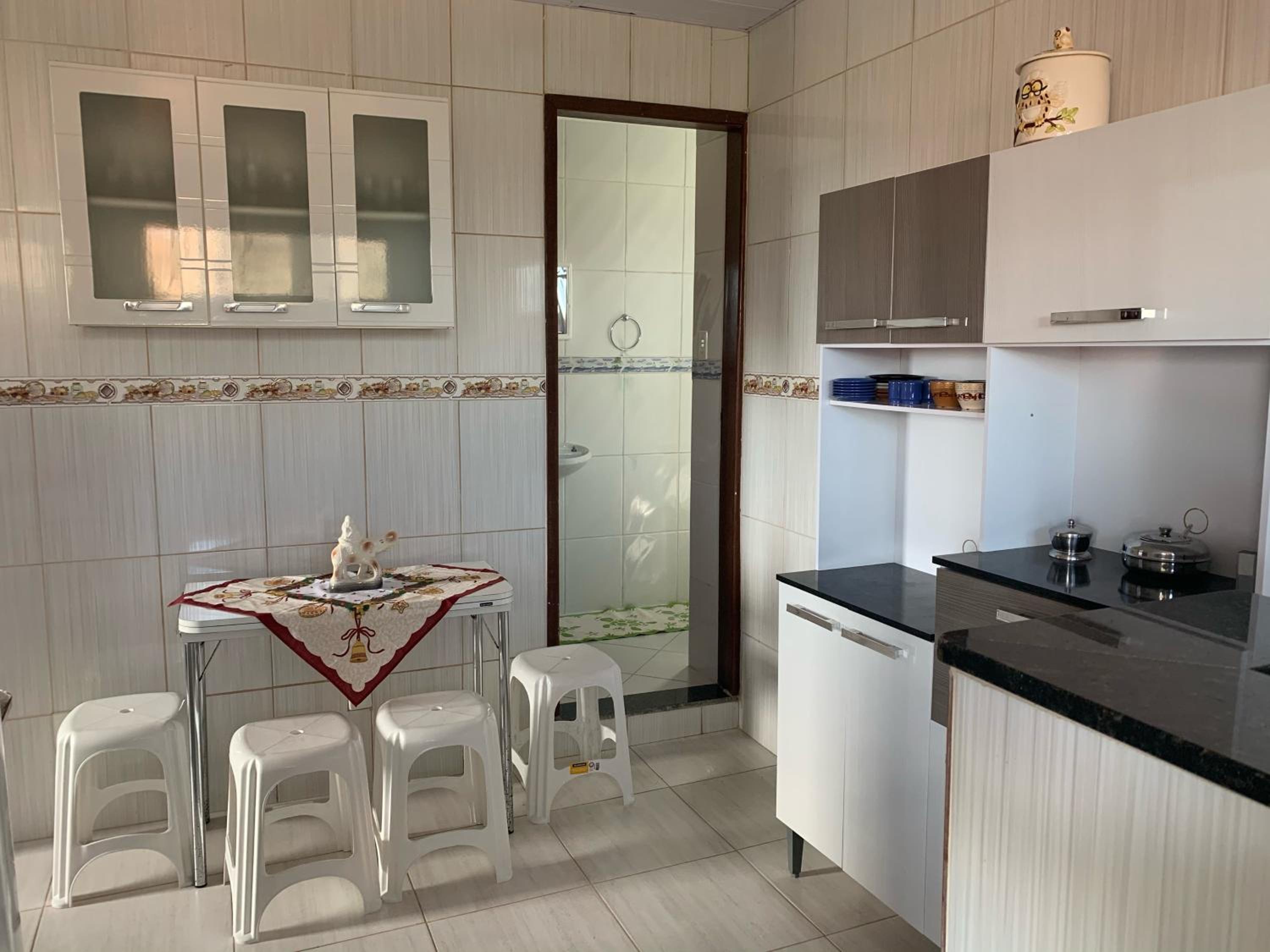 CASA NA PRAÇA DE AREMBEPE