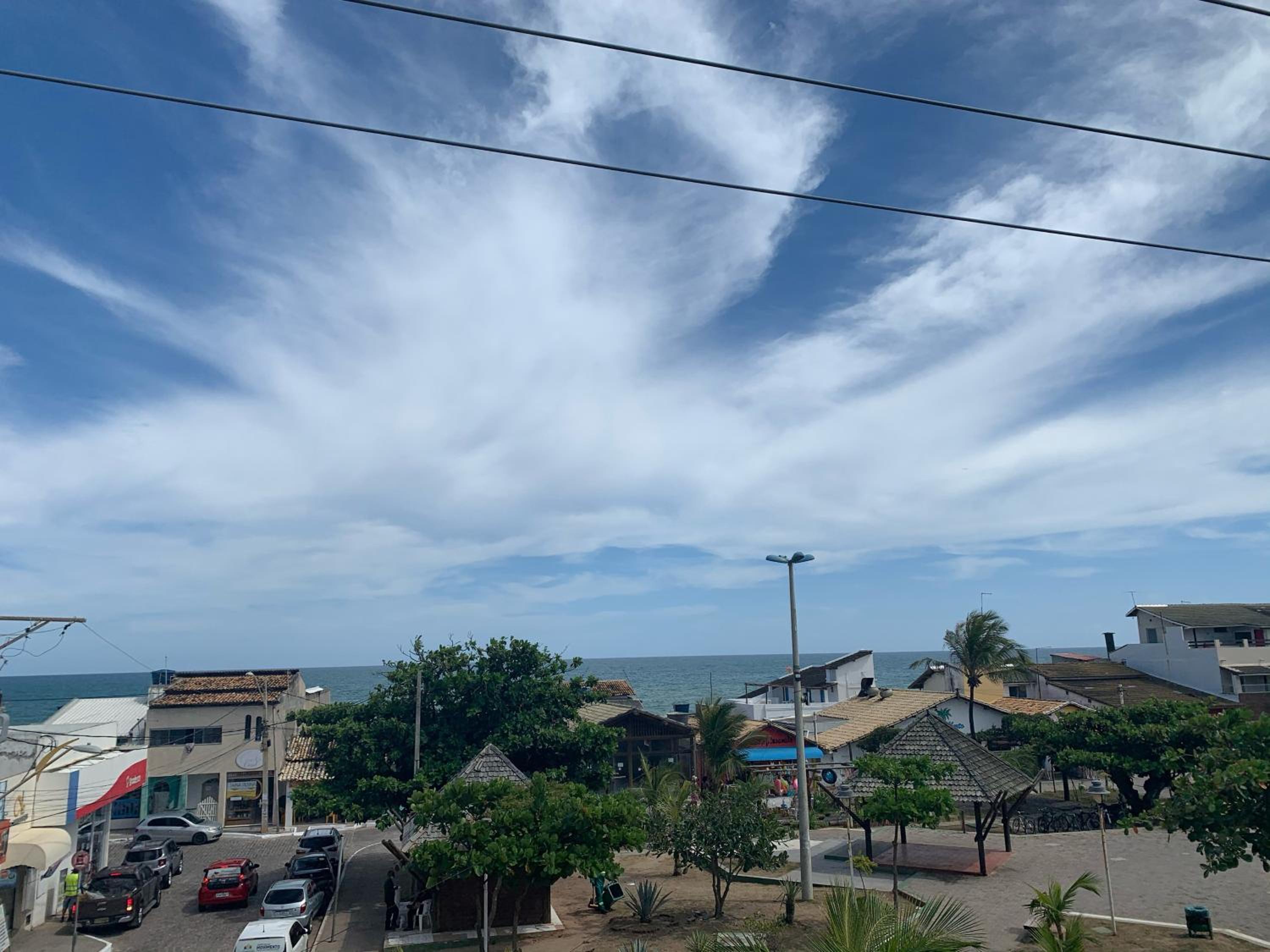 CASA NA PRAÇA DE AREMBEPE