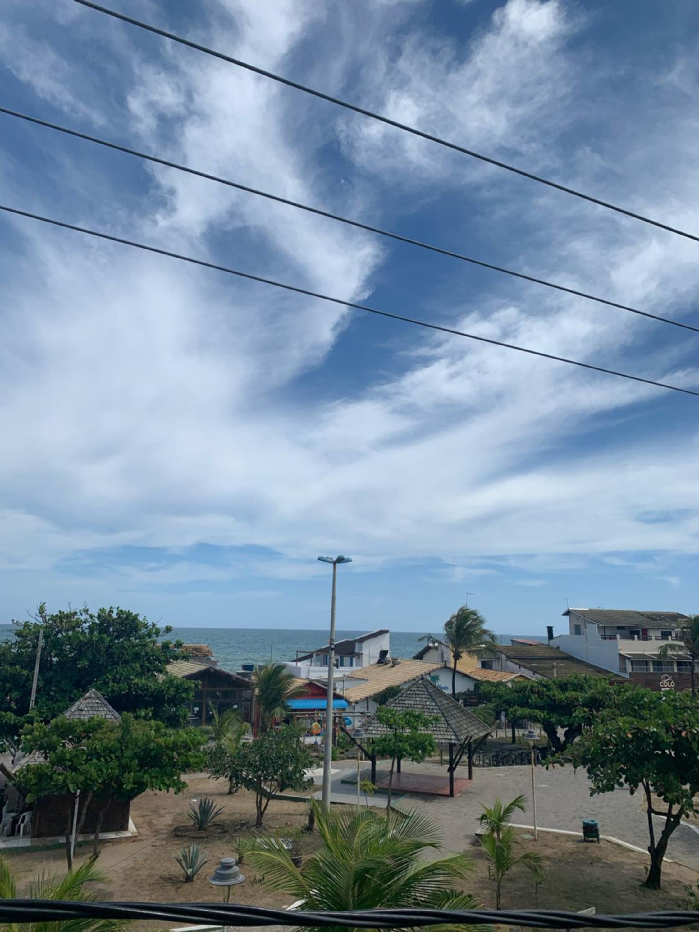 CASA NA PRAÇA DE AREMBEPE