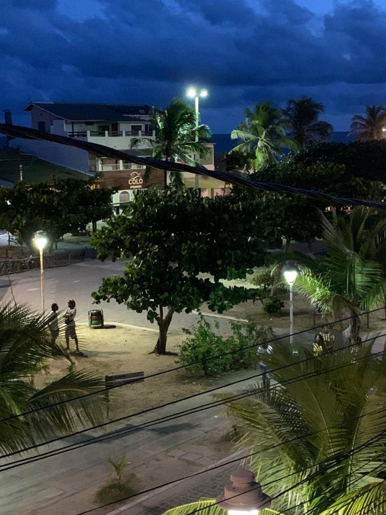 CASA NA PRAÇA DE AREMBEPE