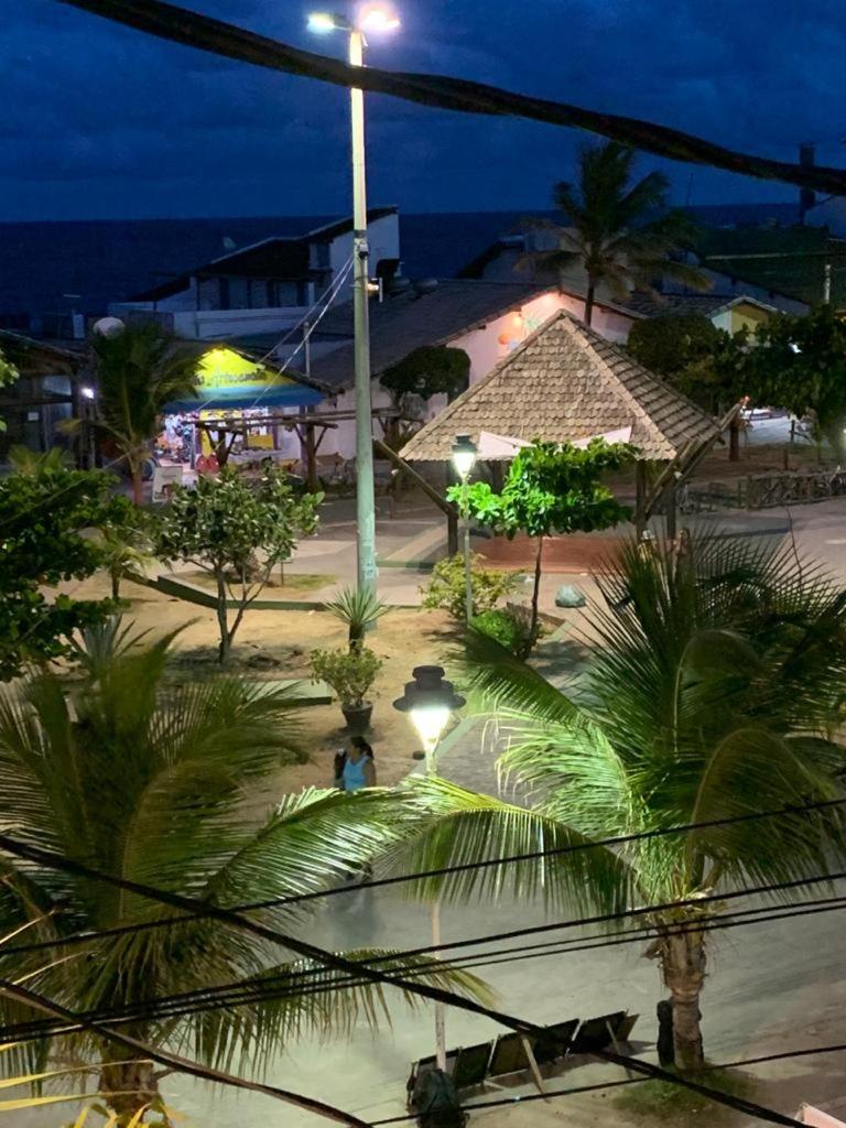 CASA NA PRAÇA DE AREMBEPE
