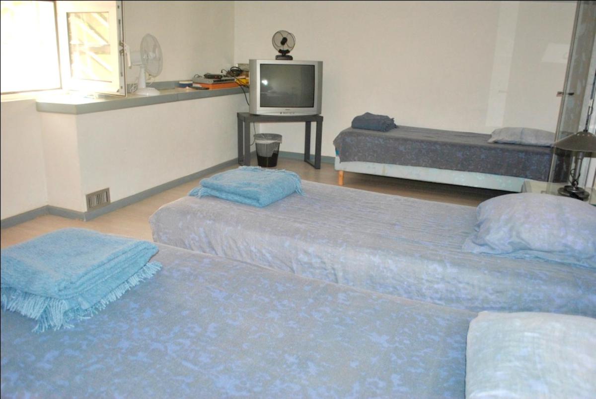 Villa de 6 chambres avec piscine privee sauna et jardin clos a Meynes view 5