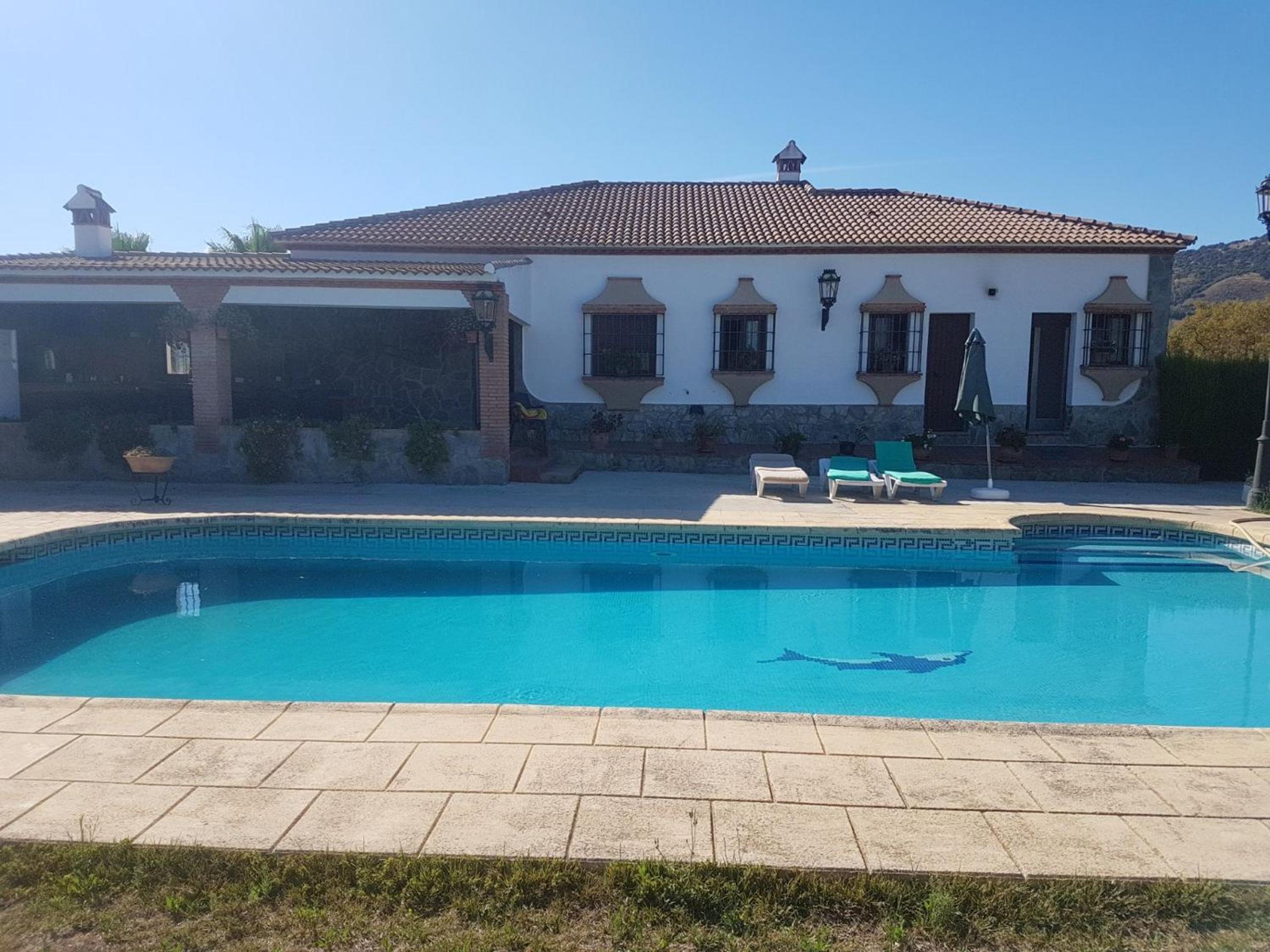 Charming house in Arriate with private pool.