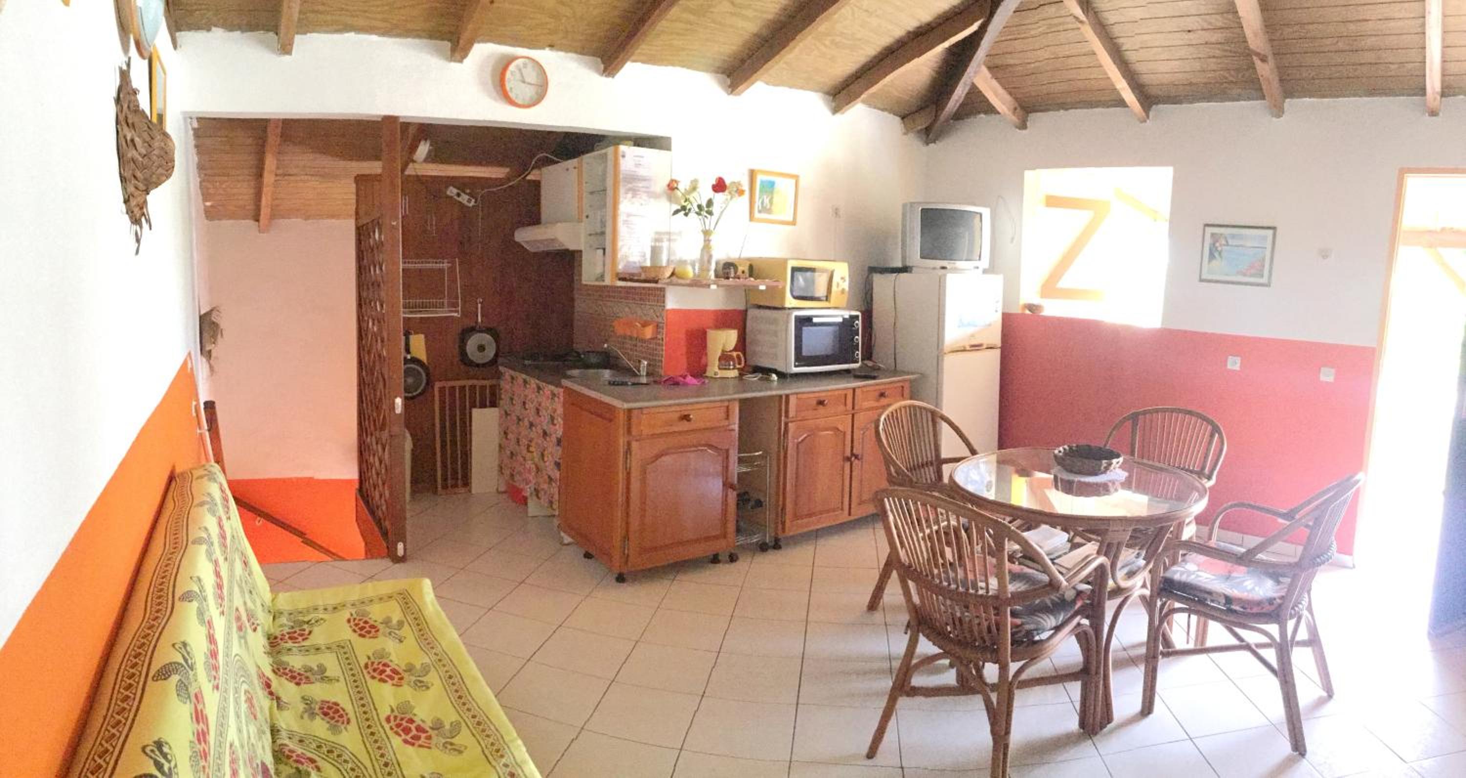 Maison de charme au Moule avec jardin cloture