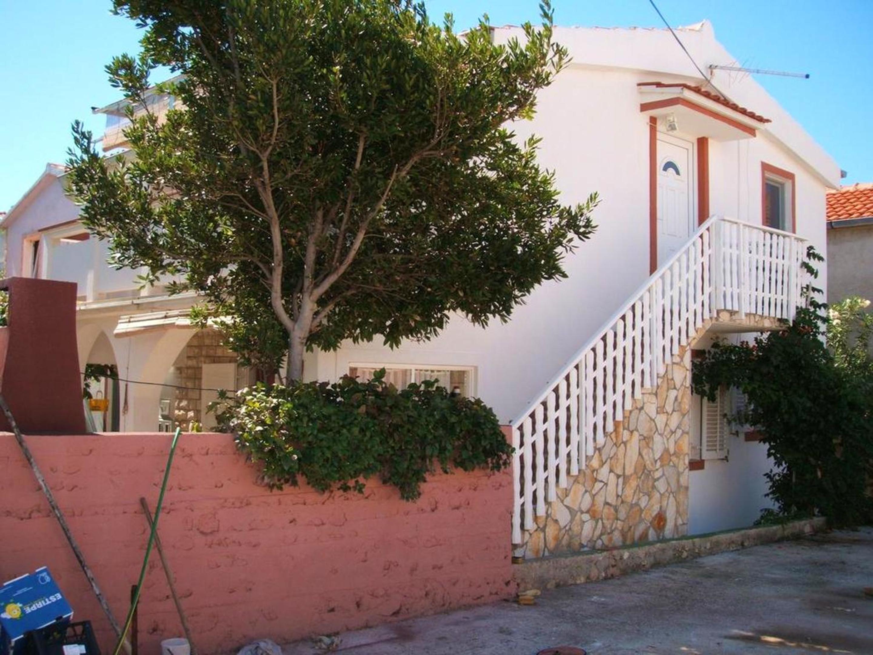 Spacious Apartment in Vir with Garden View 65 m²