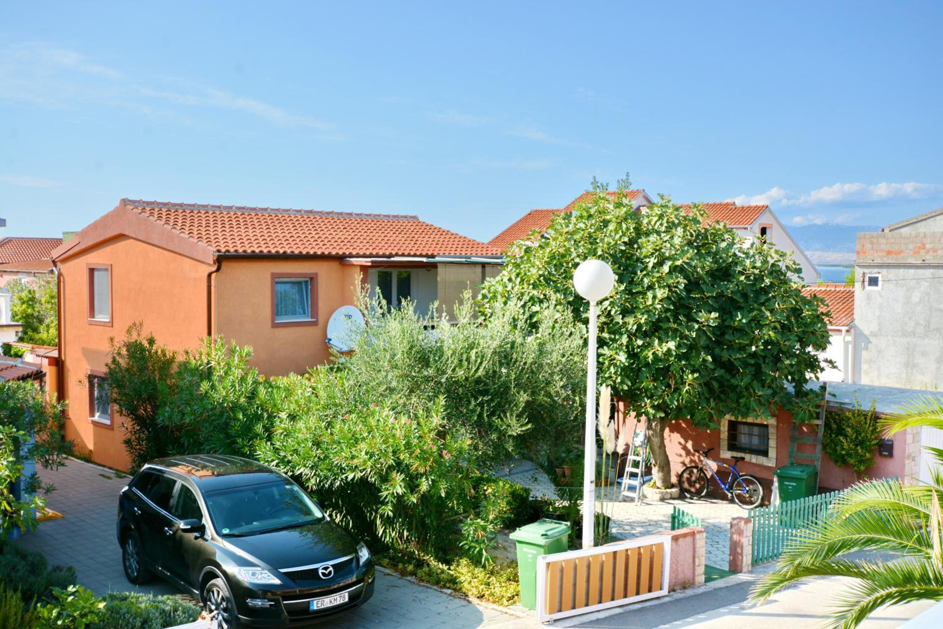 Spacious Apartment in Vir with Garden View 65 m²