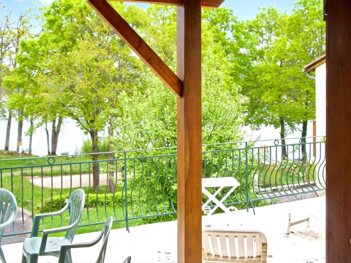 Chalet de 3 chambres avec vue sur le lac piscine partagee et jardin amenage a Saint Gerons a 1 km de la plage view 3