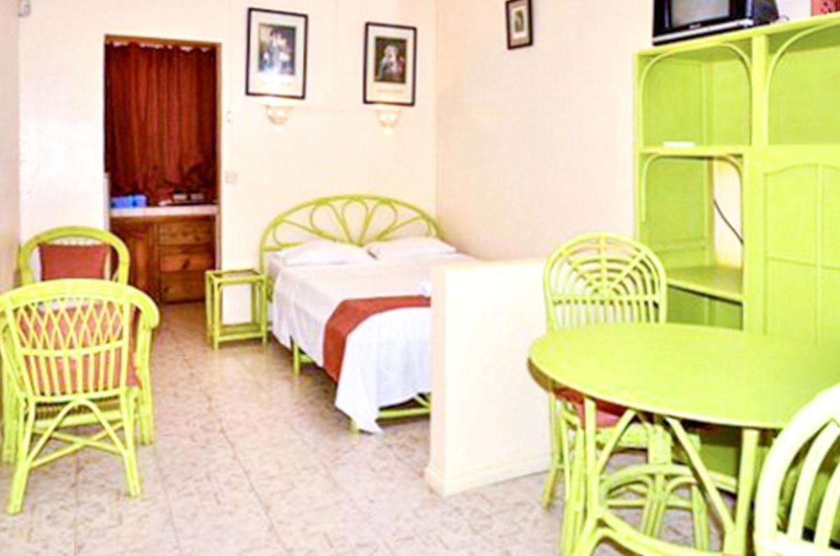 Studio with shared pool furnished terrace and wifi at Pereybere 1 km away from the beach
