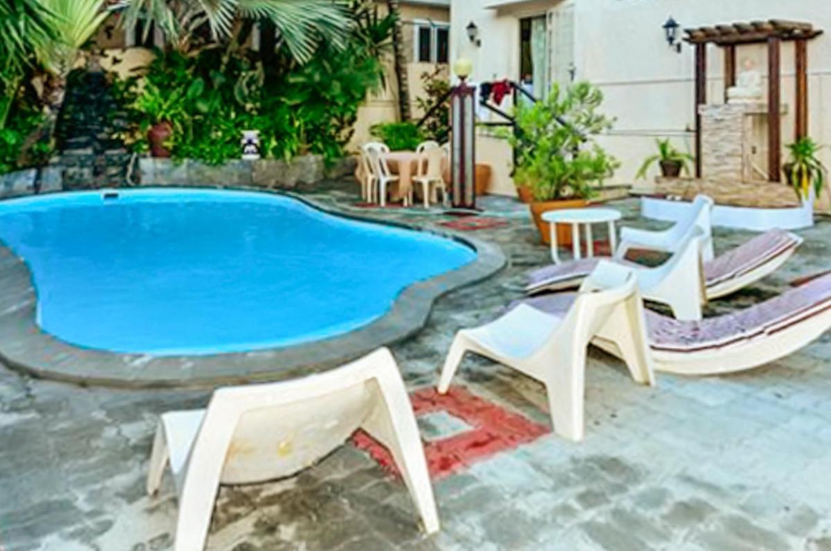 Studio with shared pool furnished terrace and wifi at Pereybere 1 km away from the beach