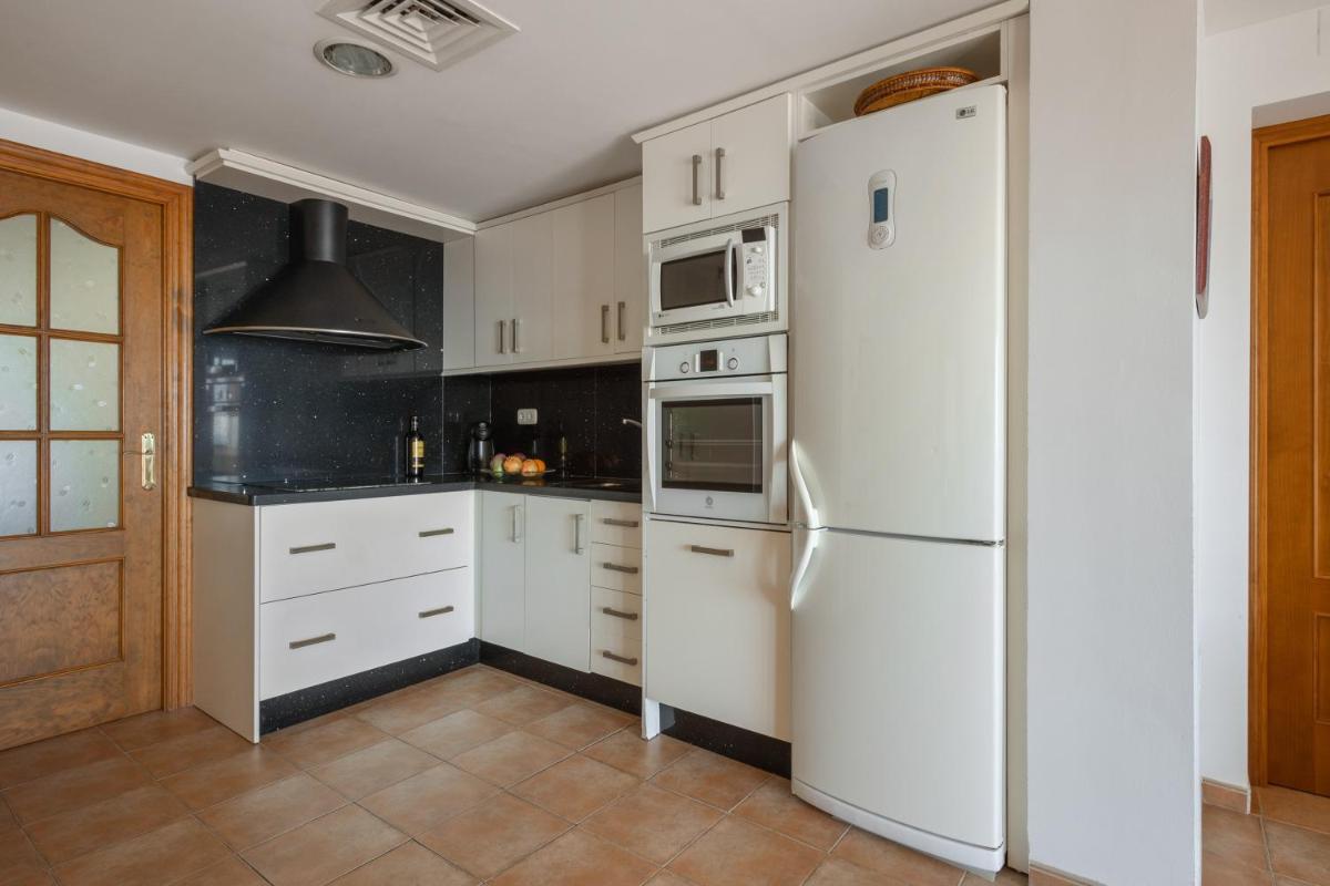 4 bedrooms house at Almunecar 400 m away from the beach with sea view private pool and furnished terrace