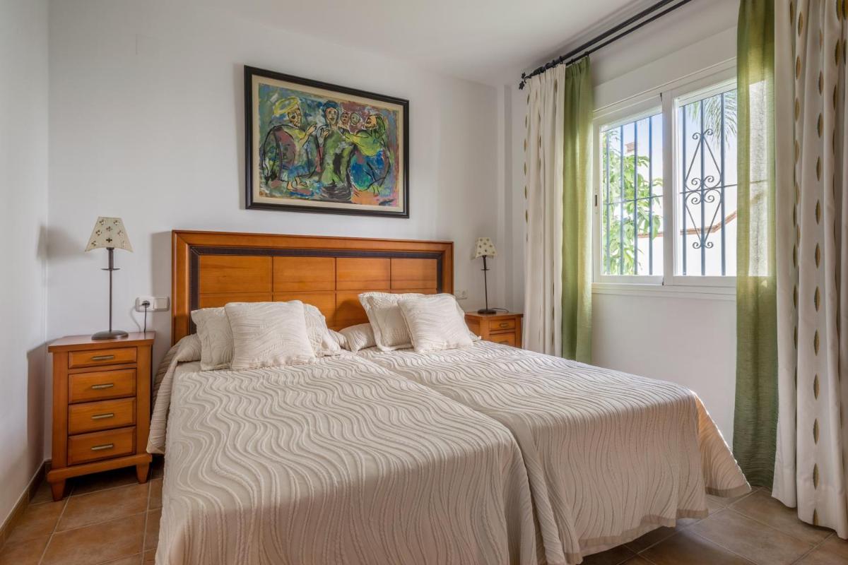 4 bedrooms house at Almunecar 400 m away from the beach with sea view private pool and furnished terrace