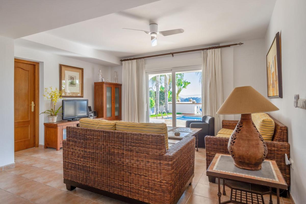 4 bedrooms house at Almunecar 400 m away from the beach with sea view private pool and furnished terrace