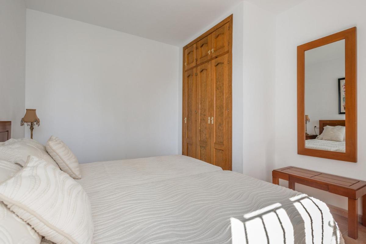 4 bedrooms house at Almunecar 400 m away from the beach with sea view private pool and furnished terrace