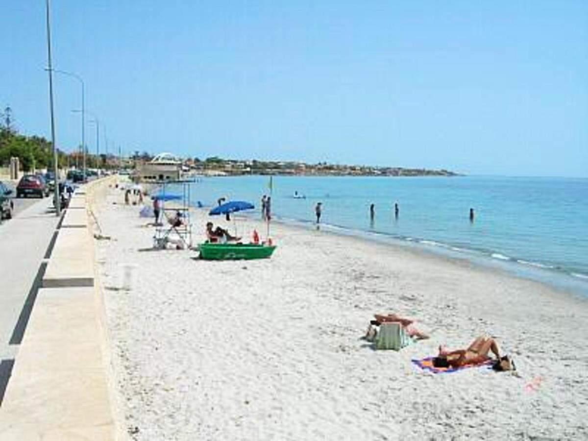 3 bedrooms appartement at Mazara del Vallo 100 m away from the beach with enclosed garden and wifi view 3