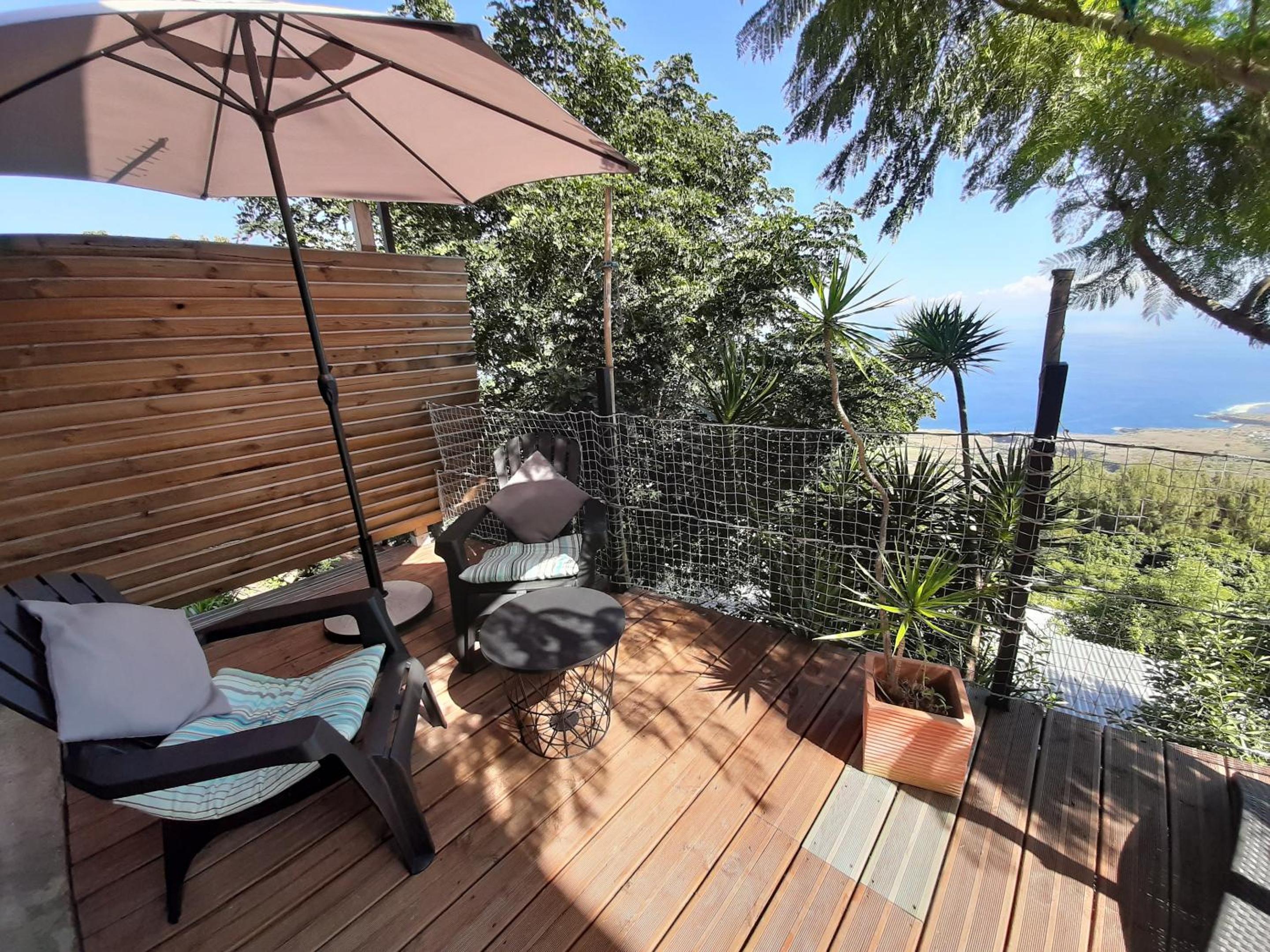 Bungalow charmant a Saint Leu avec piscine partagee view 5