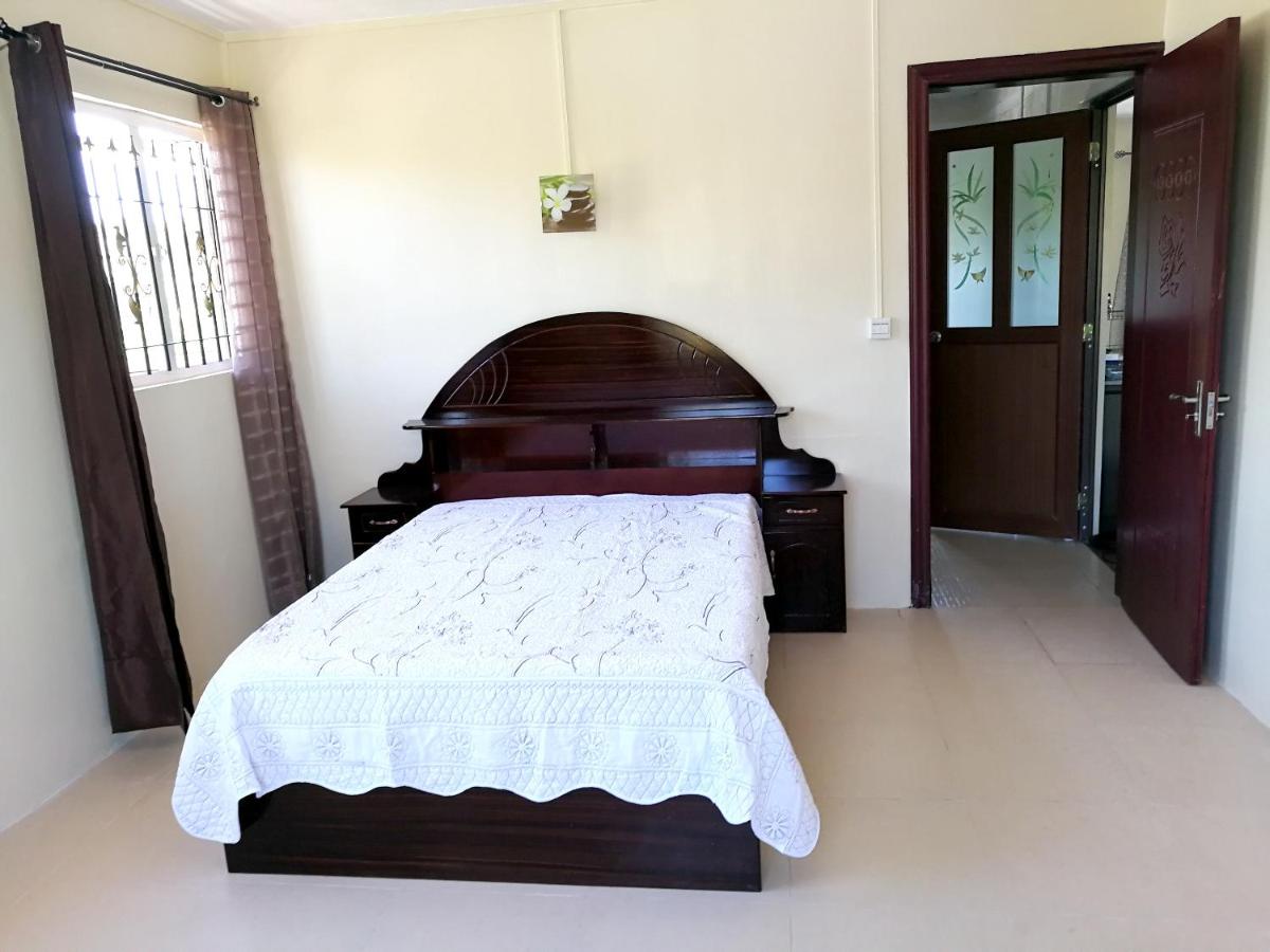 2 bedrooms appartement at Trou aux Biches 300 m away from the beach with enclosed garden and wifi