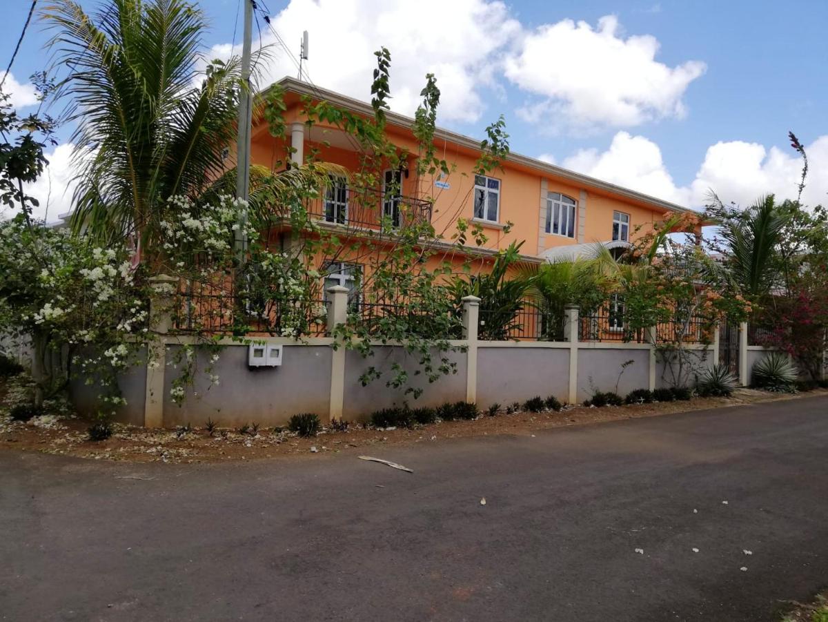 2 bedrooms appartement at Trou aux Biches 300 m away from the beach with enclosed garden and wifi