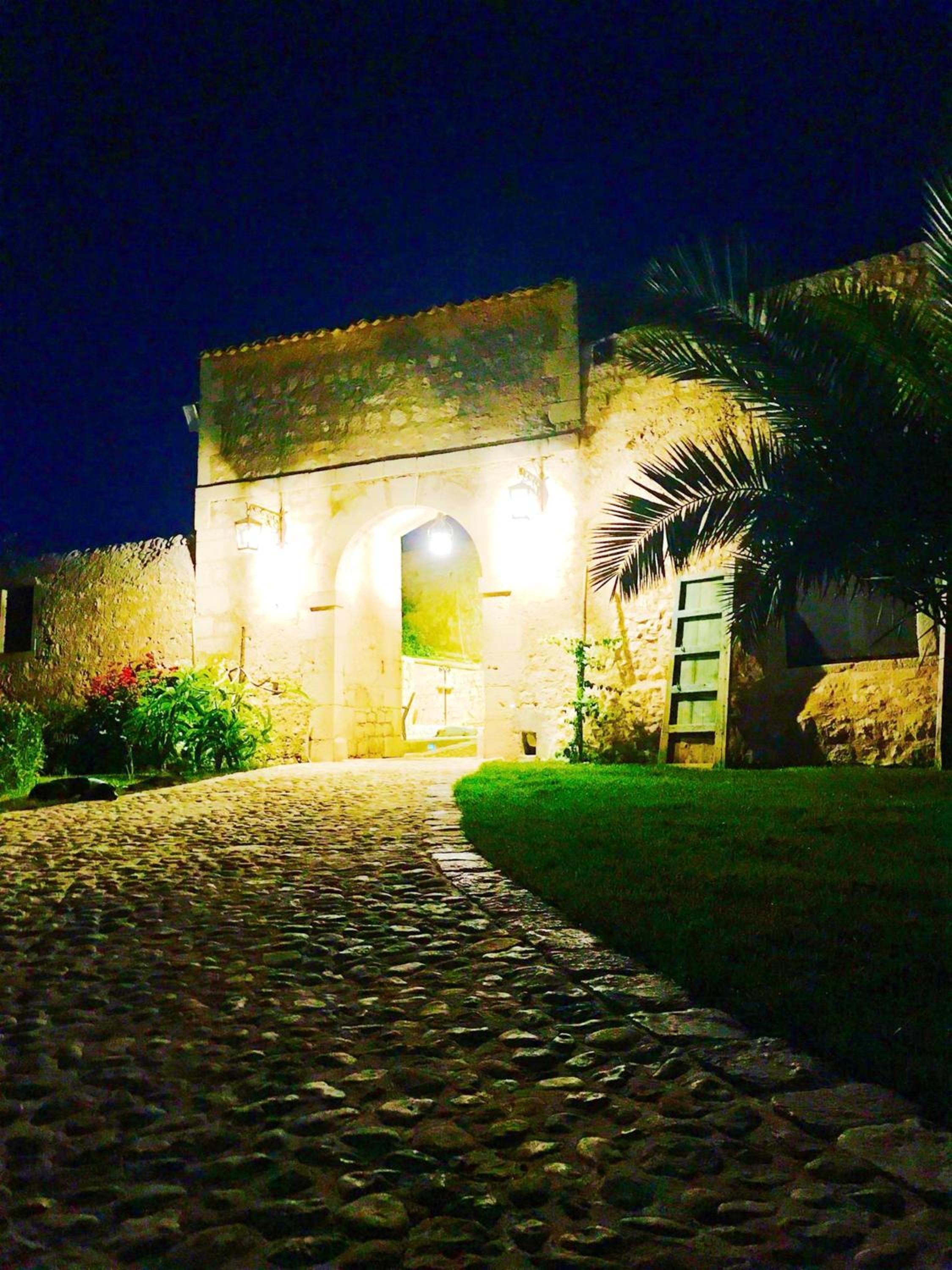 Charming Villa in Pozzallo with Private Pool view 3