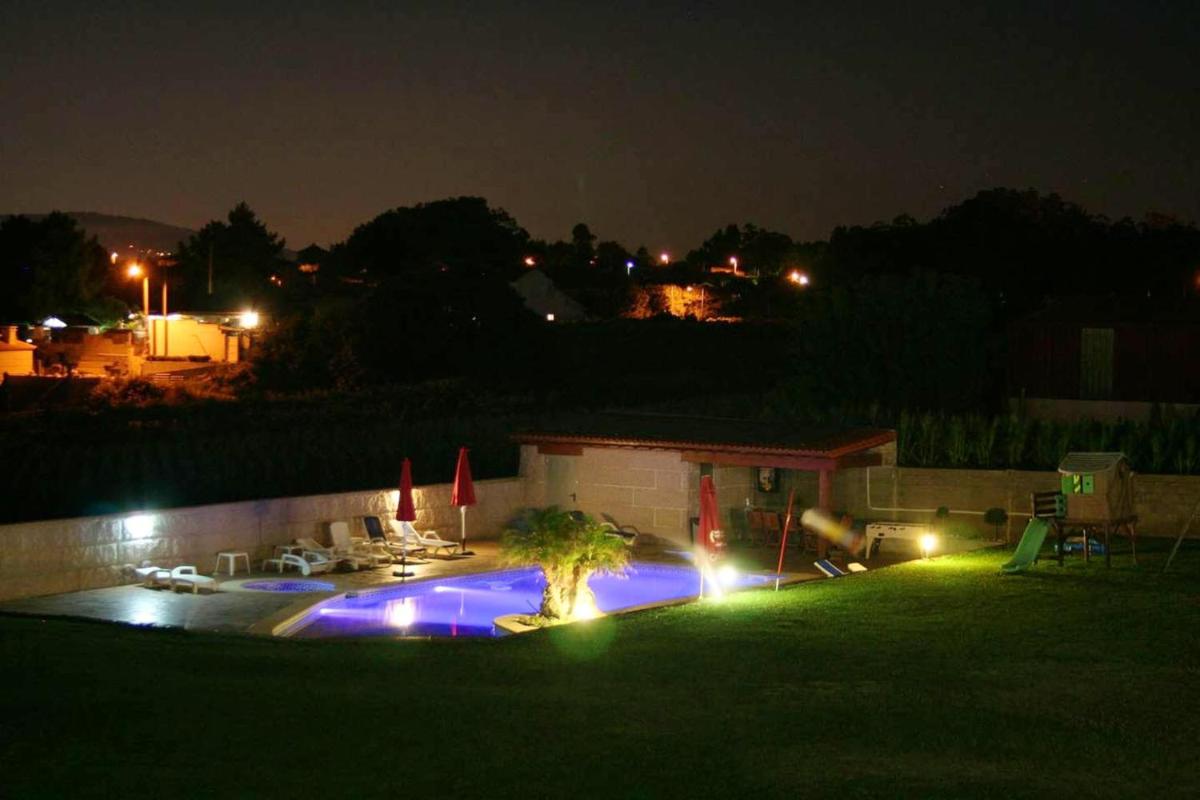 4 bedrooms house with shared pool jacuzzi and enclosed garden at Sanjenjo view 4