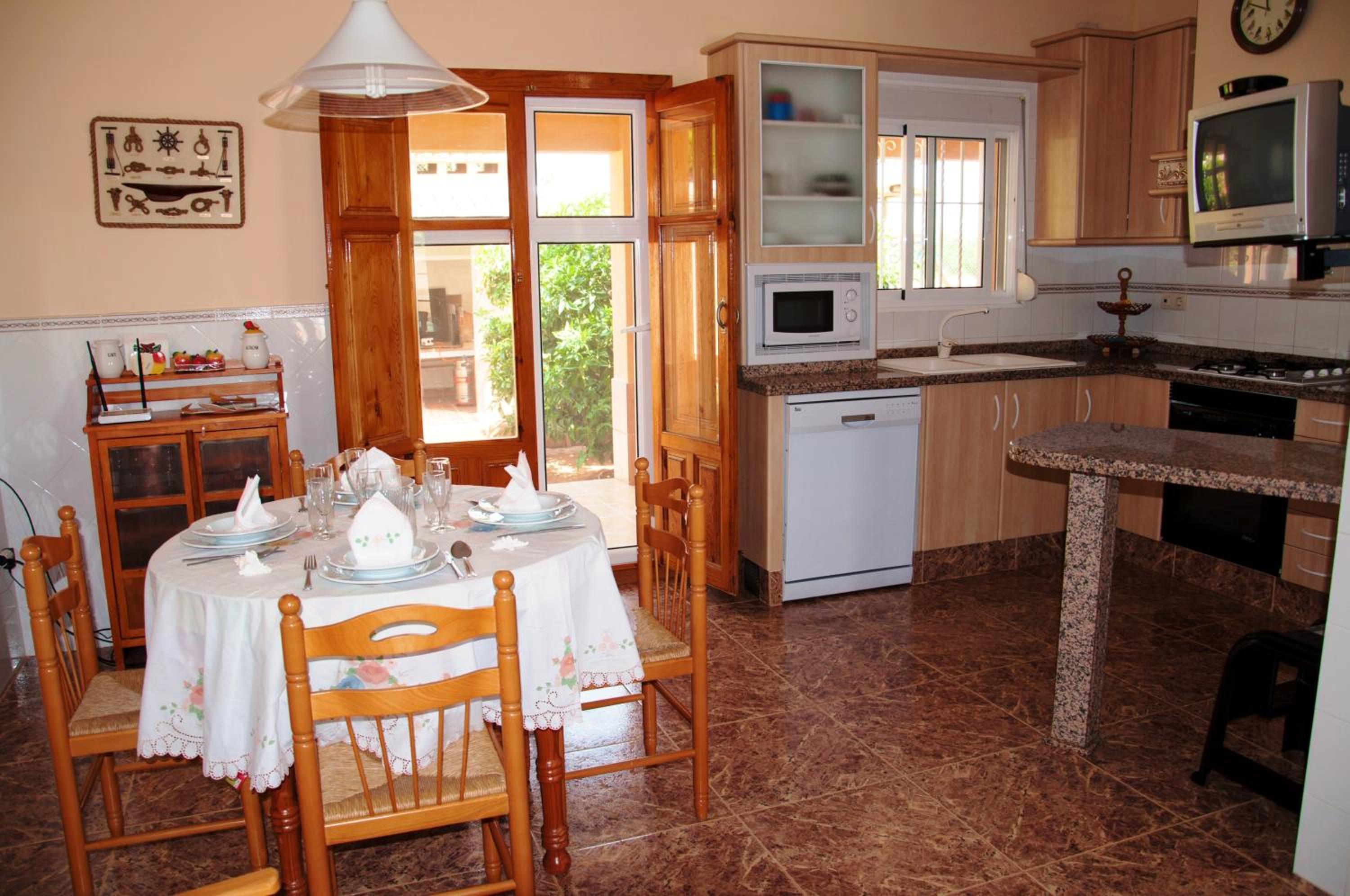 Family Villa in Benifayó with Year-Round Private Pool