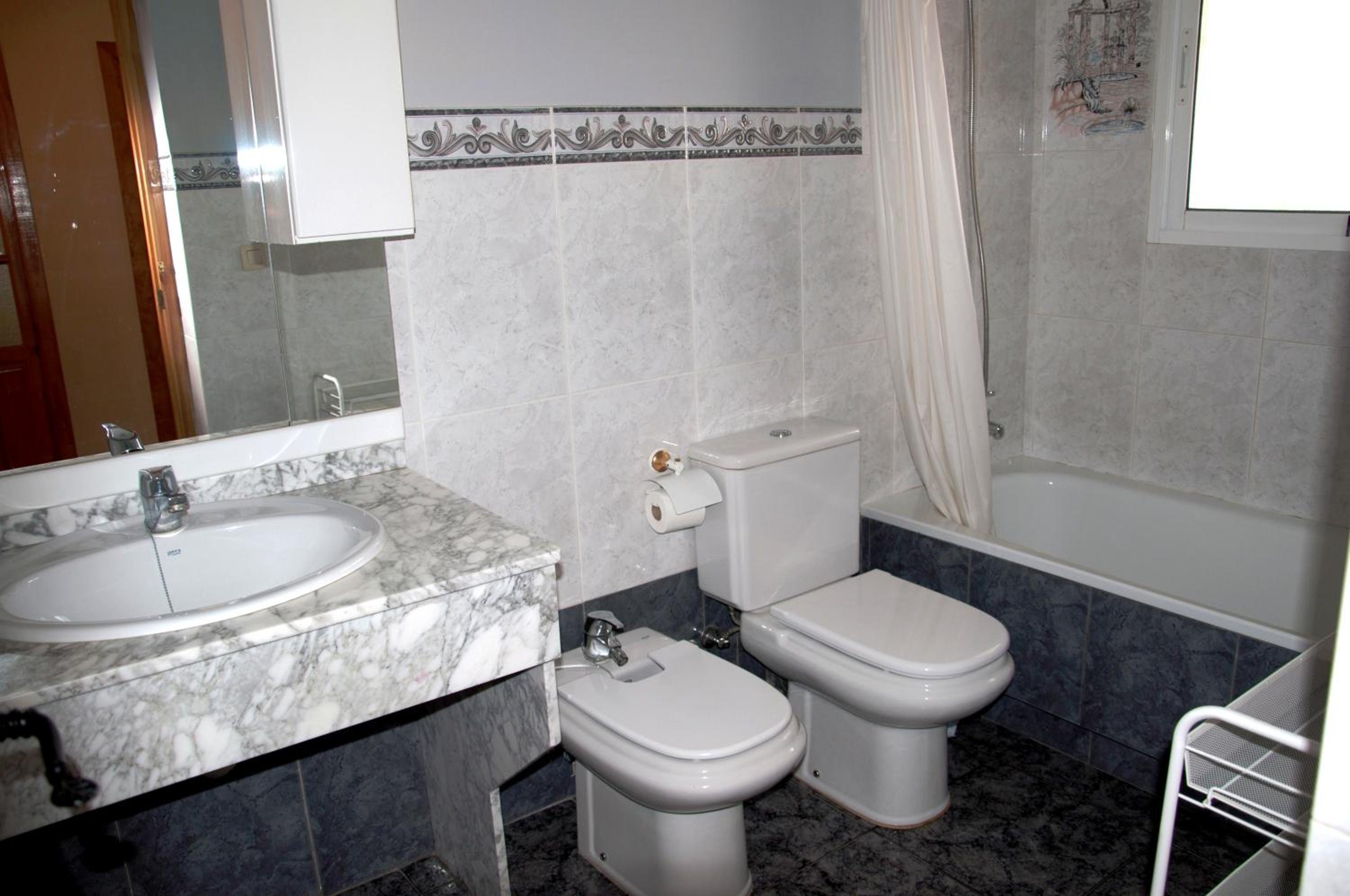 Family Villa in Benifayó with Year-Round Private Pool