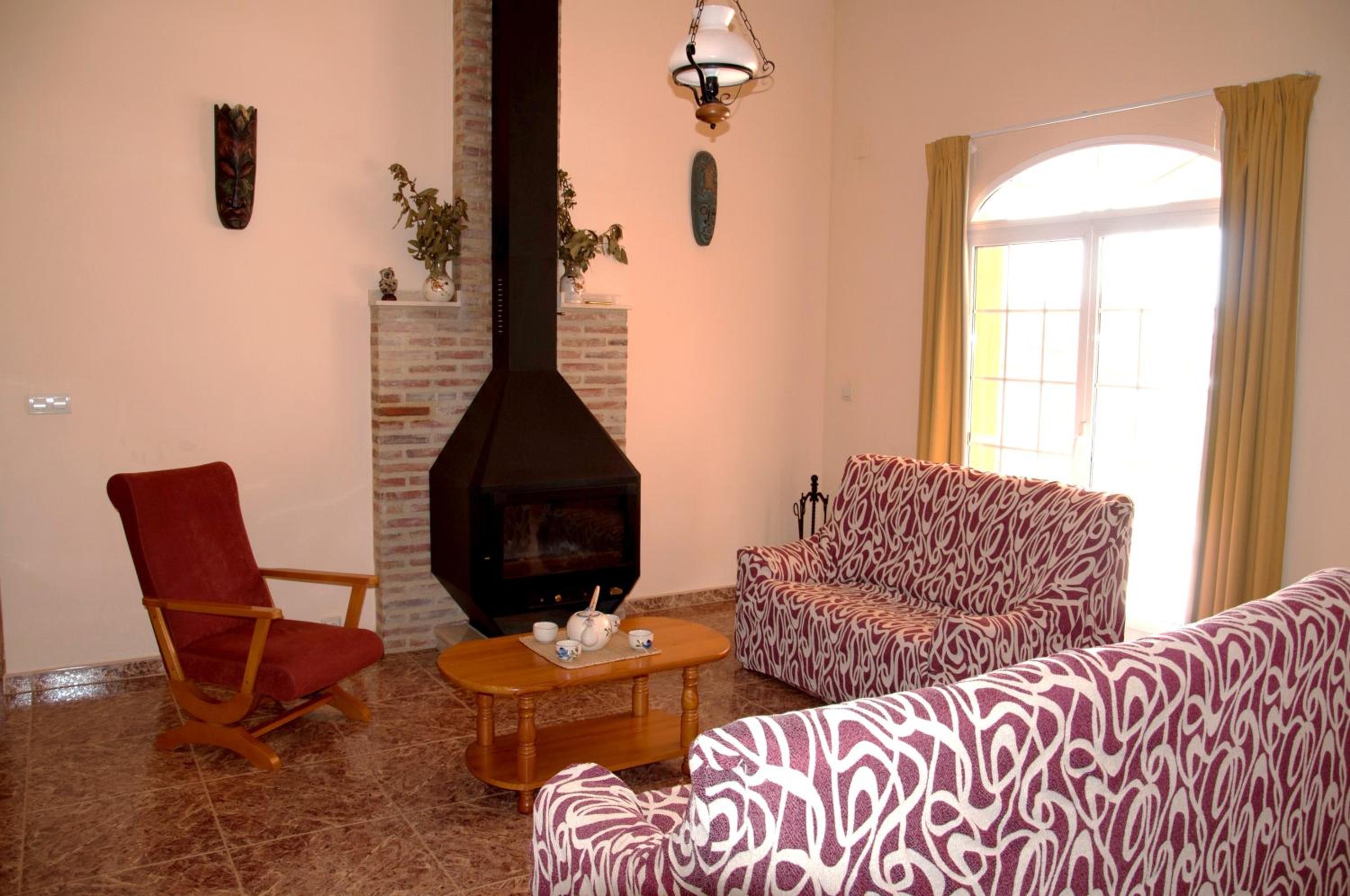 Family Villa in Benifayó with Year-Round Private Pool