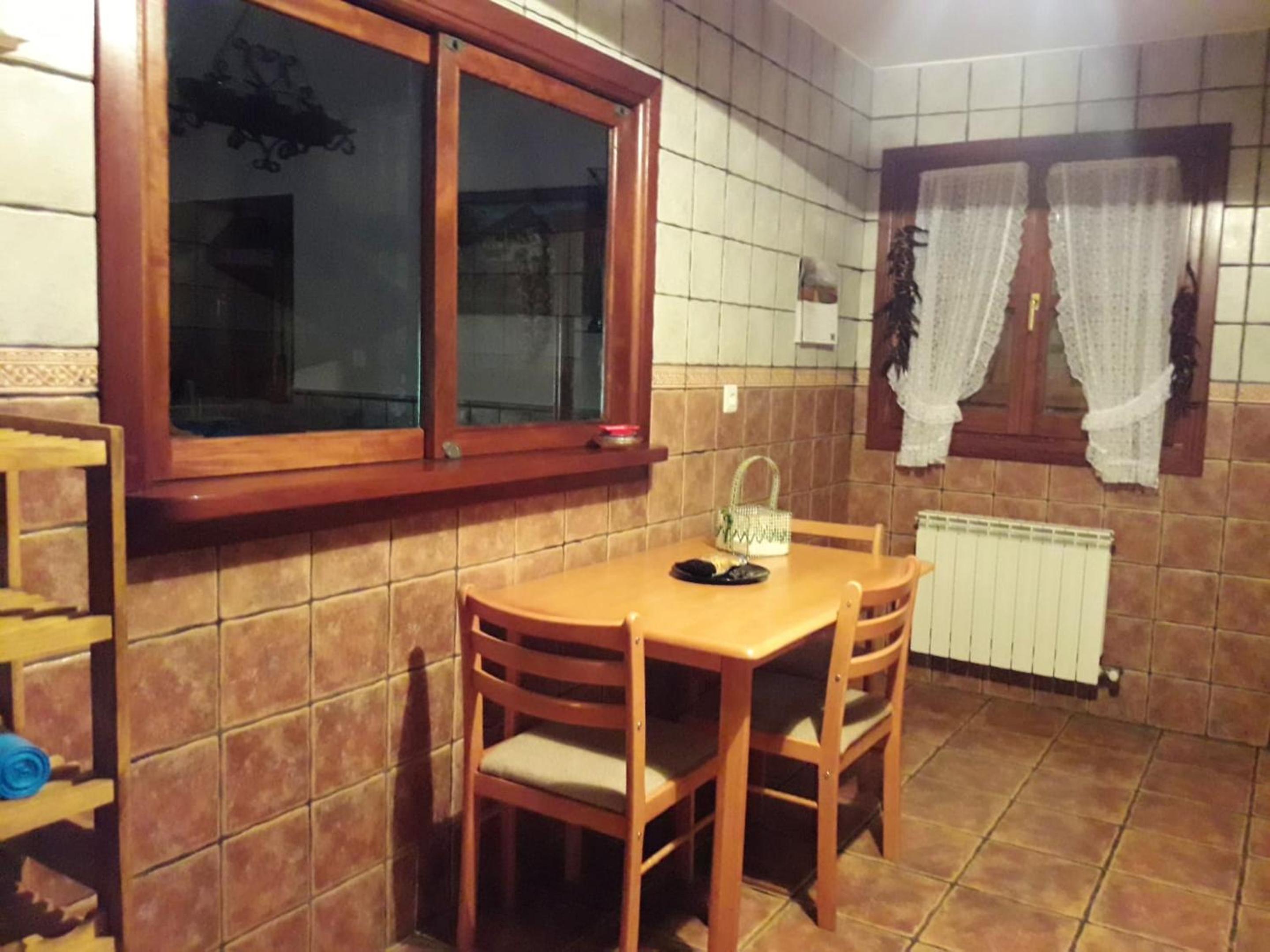 Spacious House with Mountain View in Munain