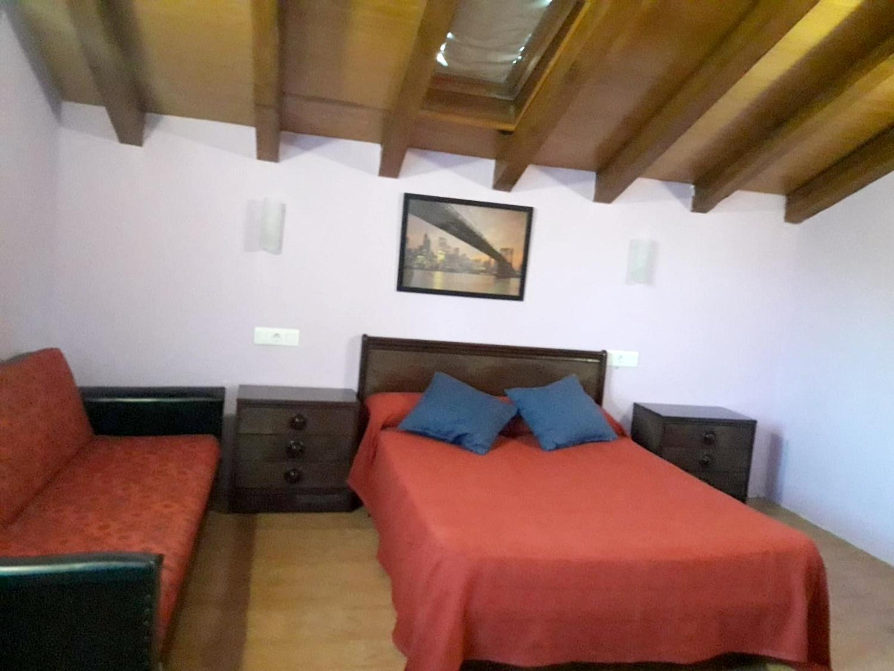 Spacious House with Mountain View in Munain