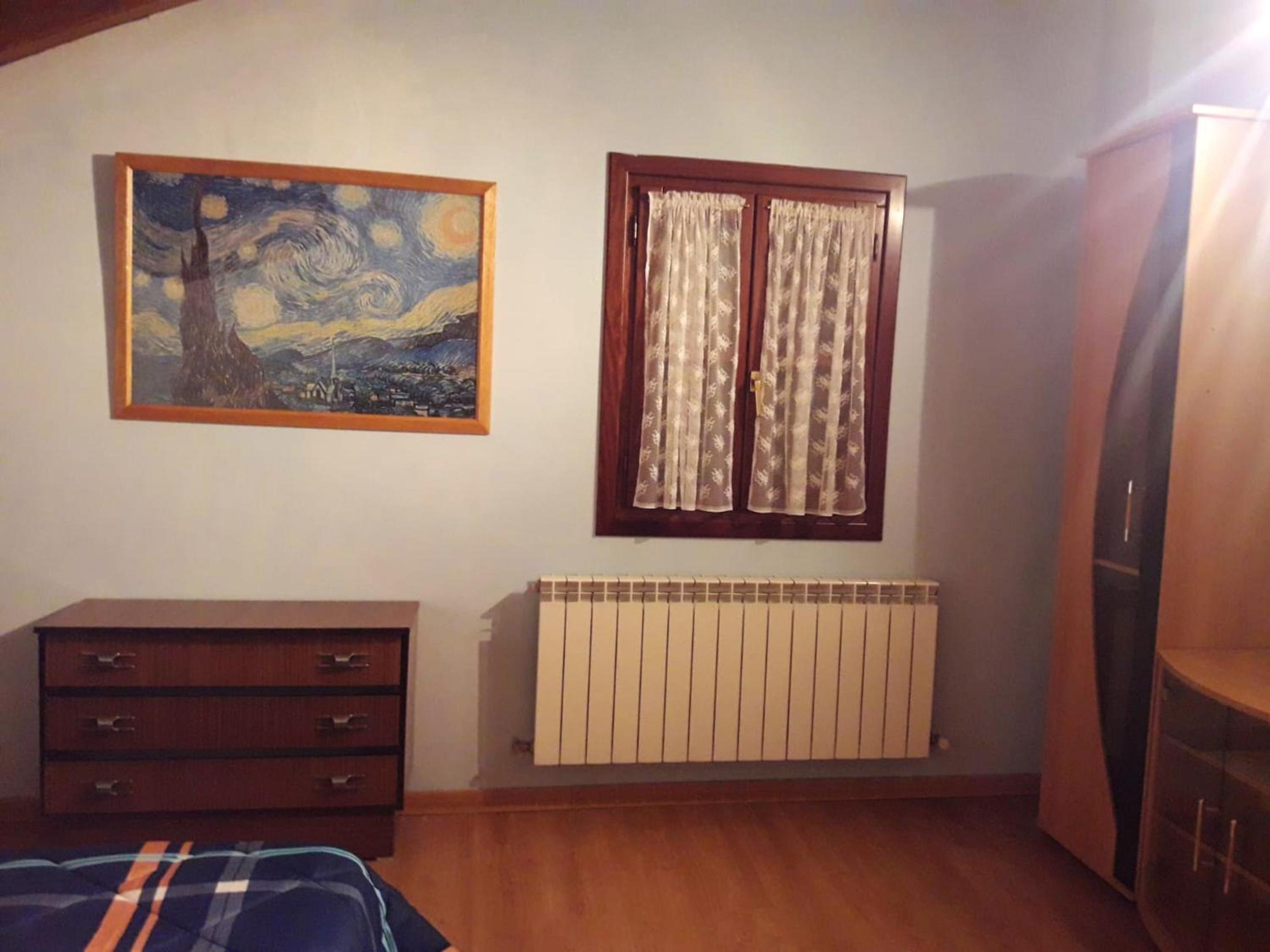 Spacious House with Mountain View in Munain