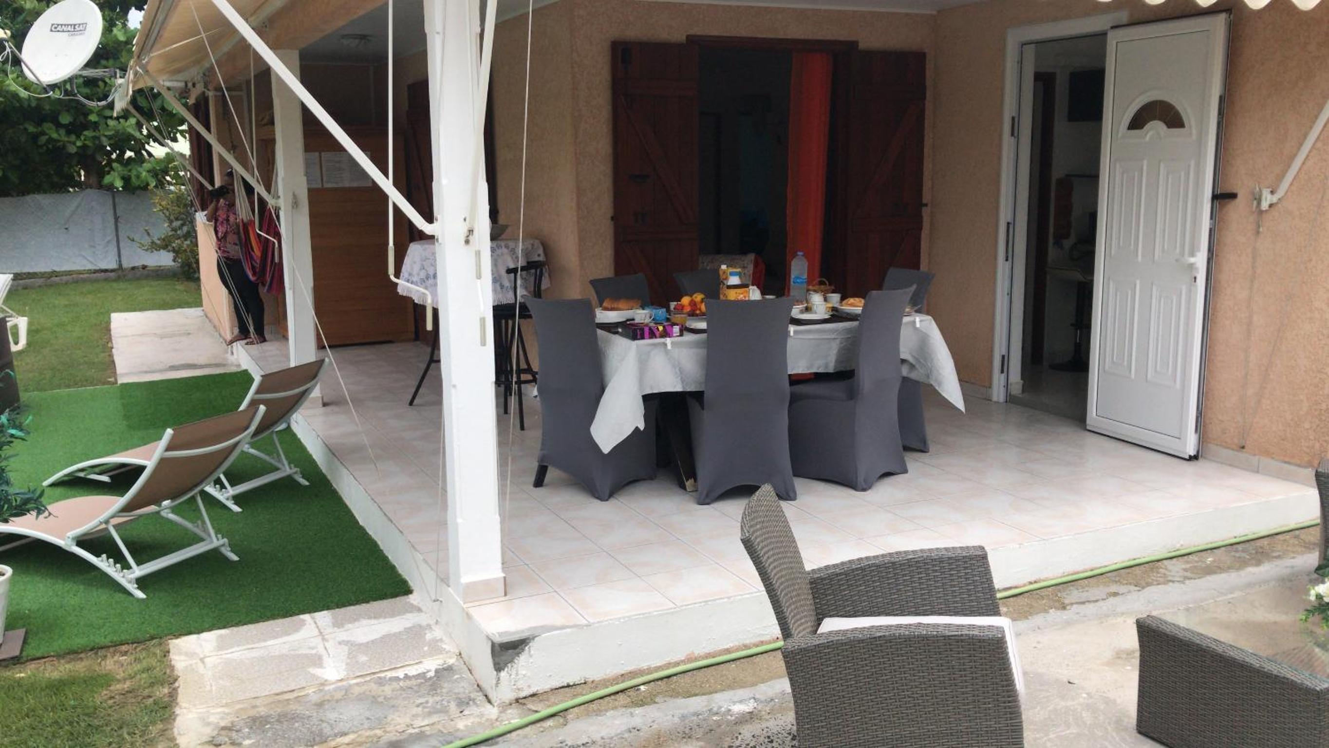 Villa enchanteur à Sainte-Anne avec jardin et piscine privée view 3