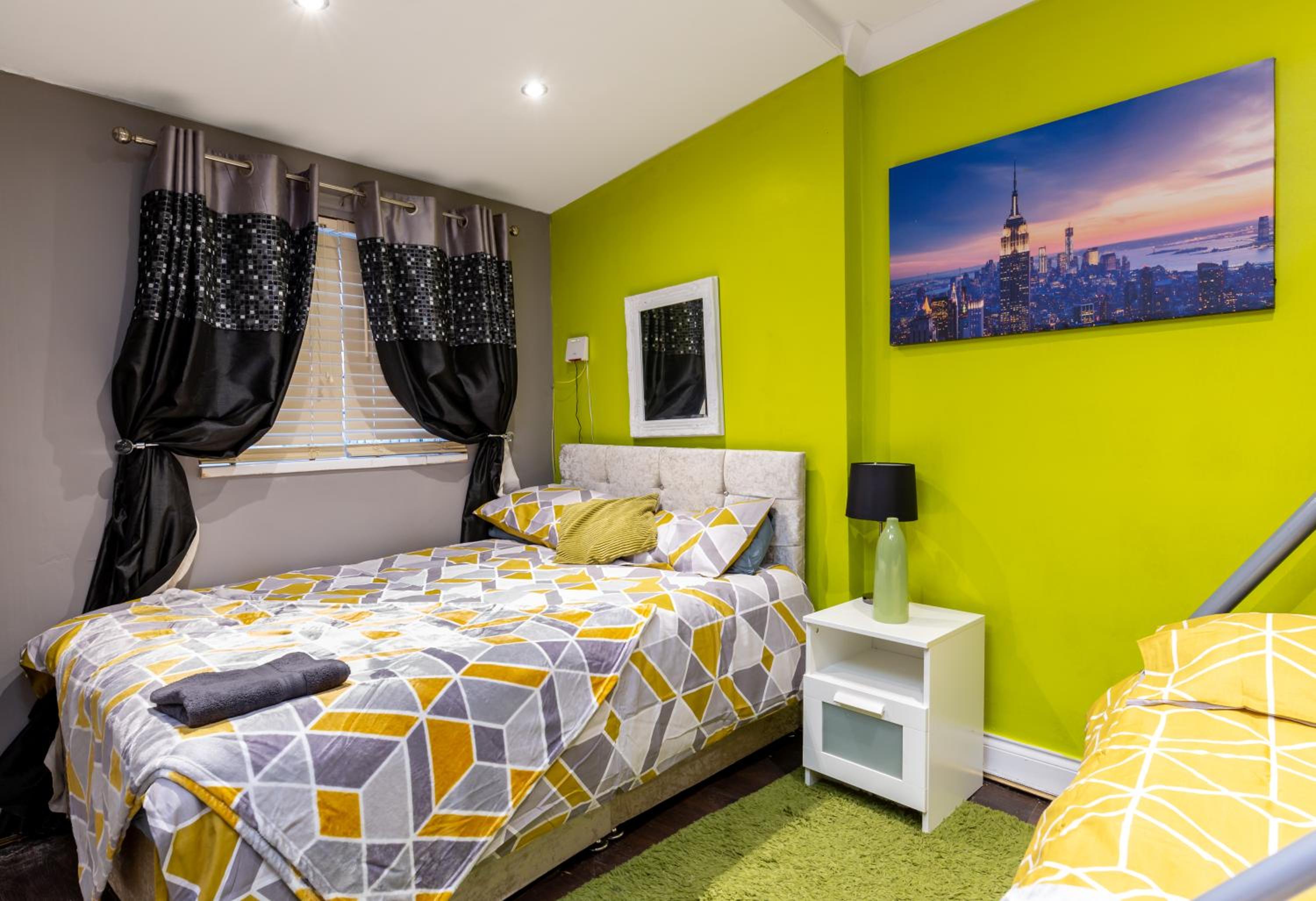 Stockton Town Centre Apartments free parking and Wi-Fi view 5
