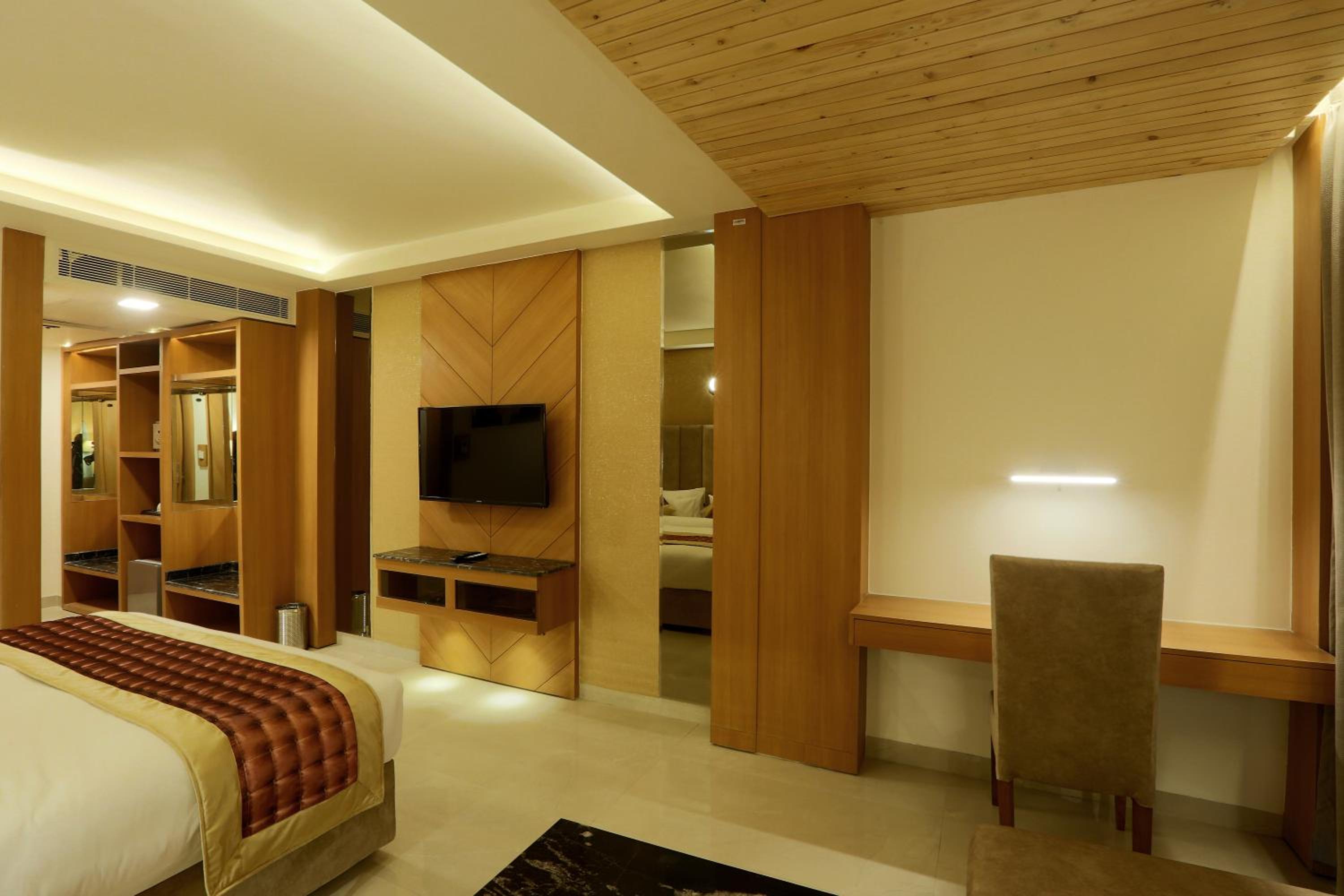 Gurgaon Vacations - Hotel Omega - Gurgaon Central, Sec 45 - Property Image 2