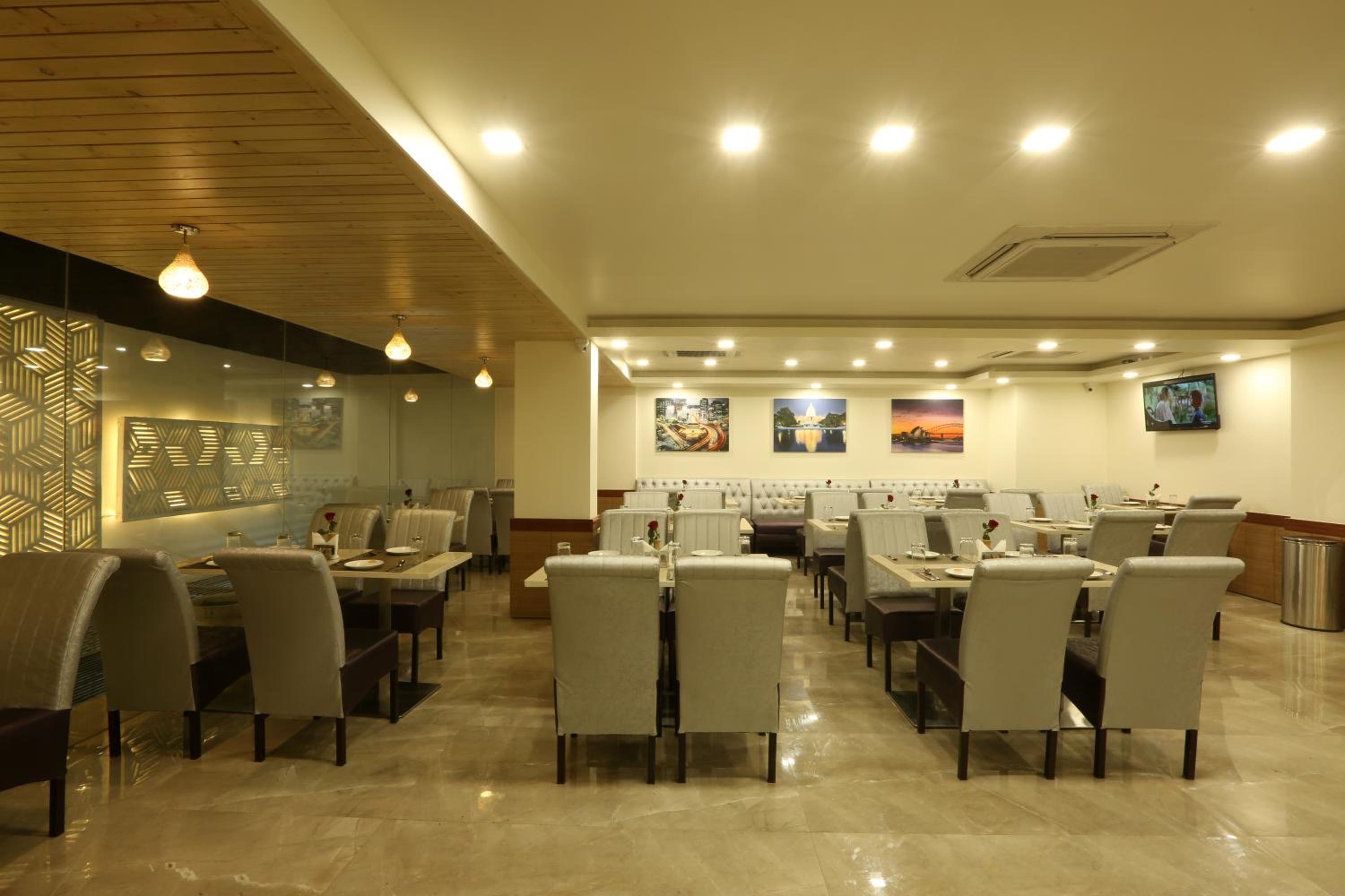 Gurgaon Vacations - Hotel Omega - Gurgaon Central, Sec 45 - Property Image 9
