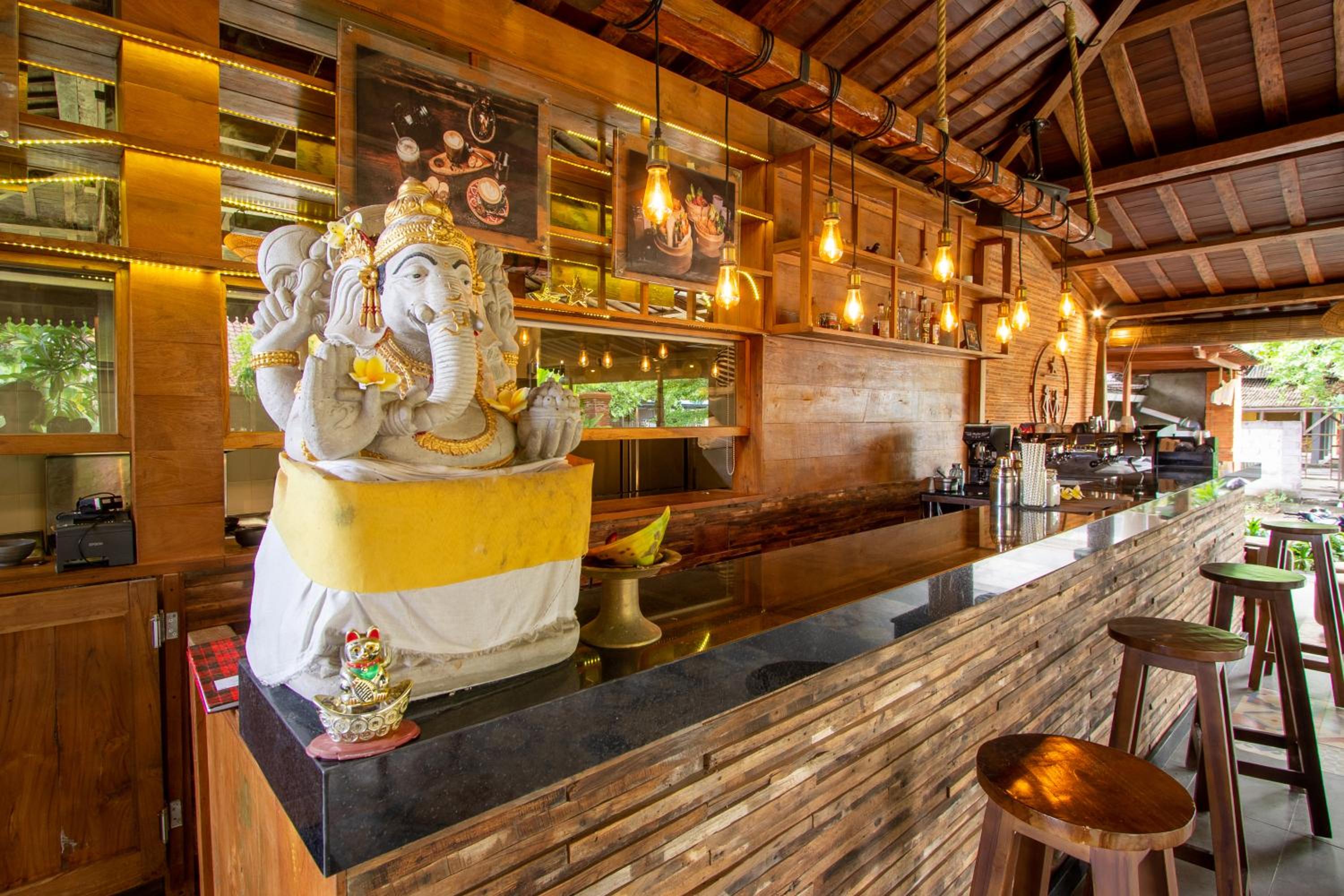 Moson Bali Villa Legian view 4